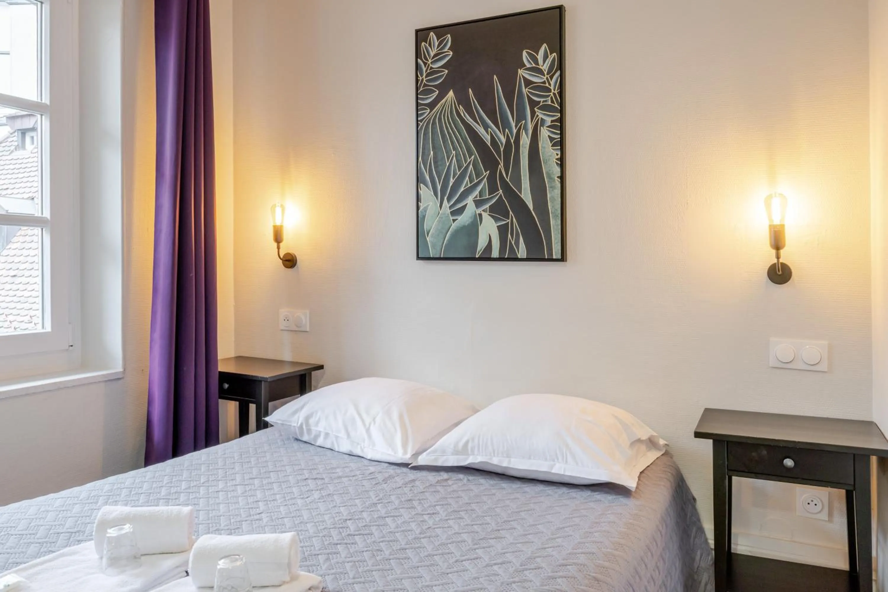 Bed in Hôtel Patricia - Strasbourg Hyper Centre