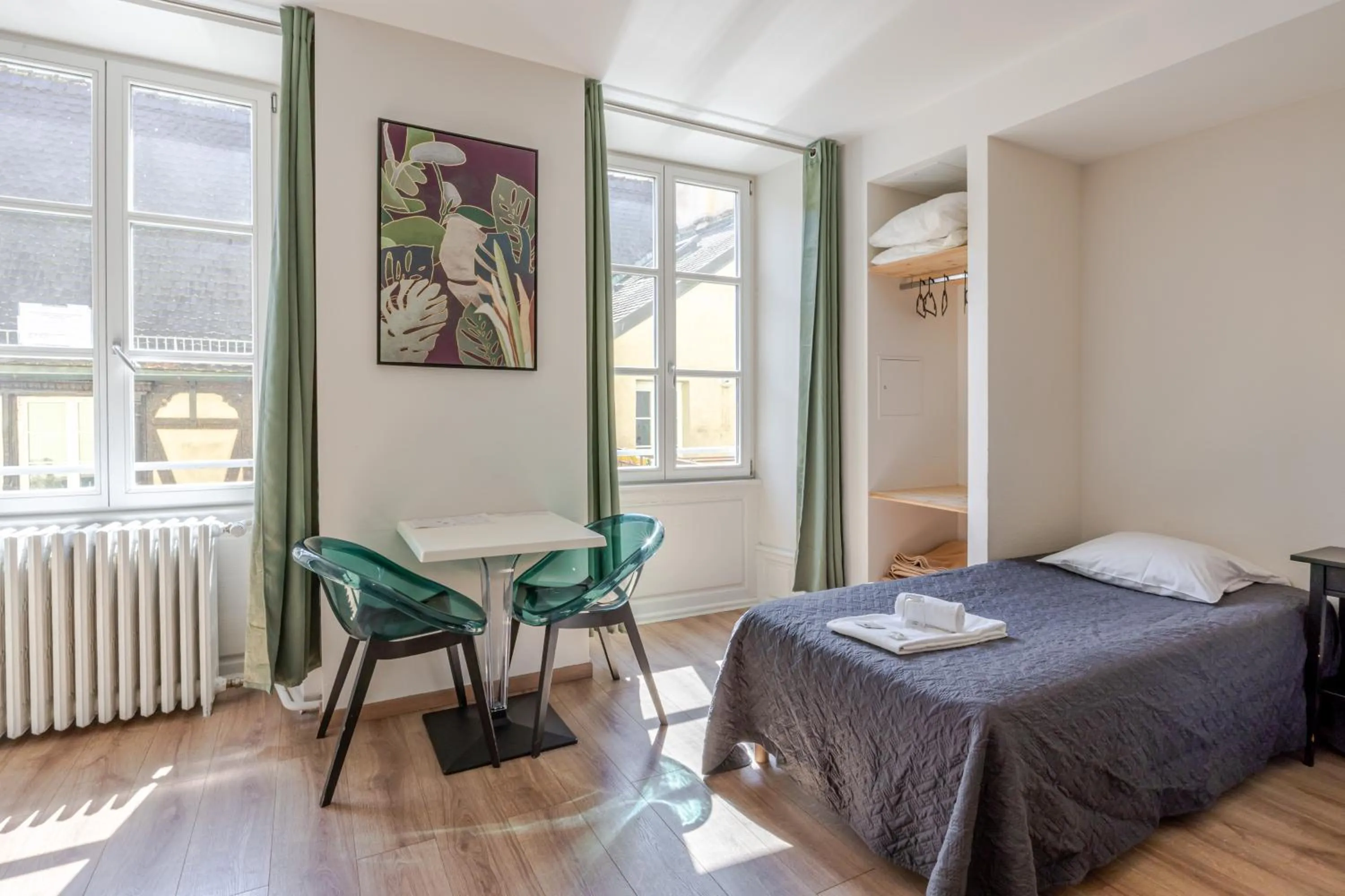 Bed in Hôtel Patricia - Strasbourg Hyper Centre