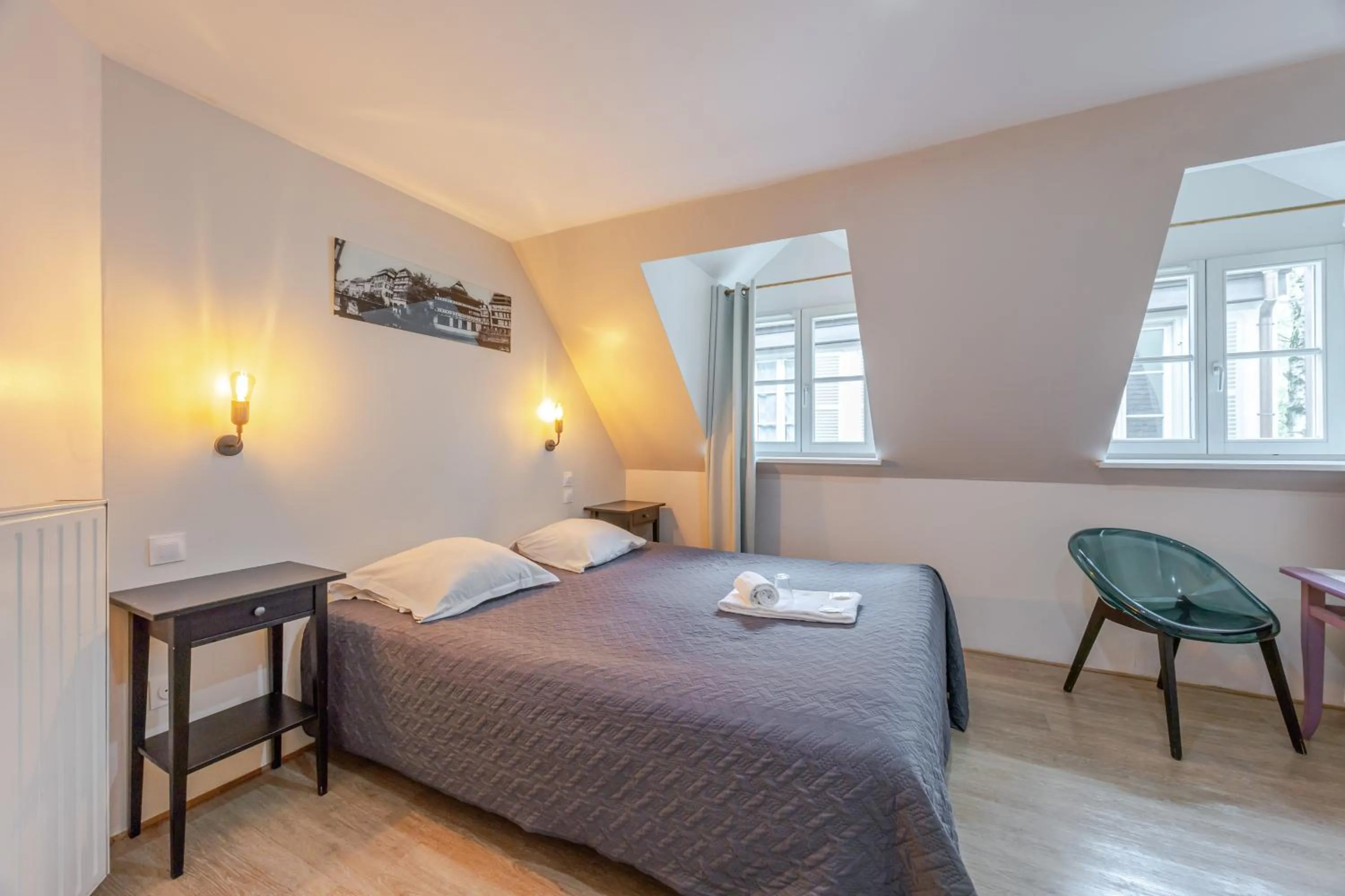 Bed in Hôtel Patricia - Strasbourg Hyper Centre