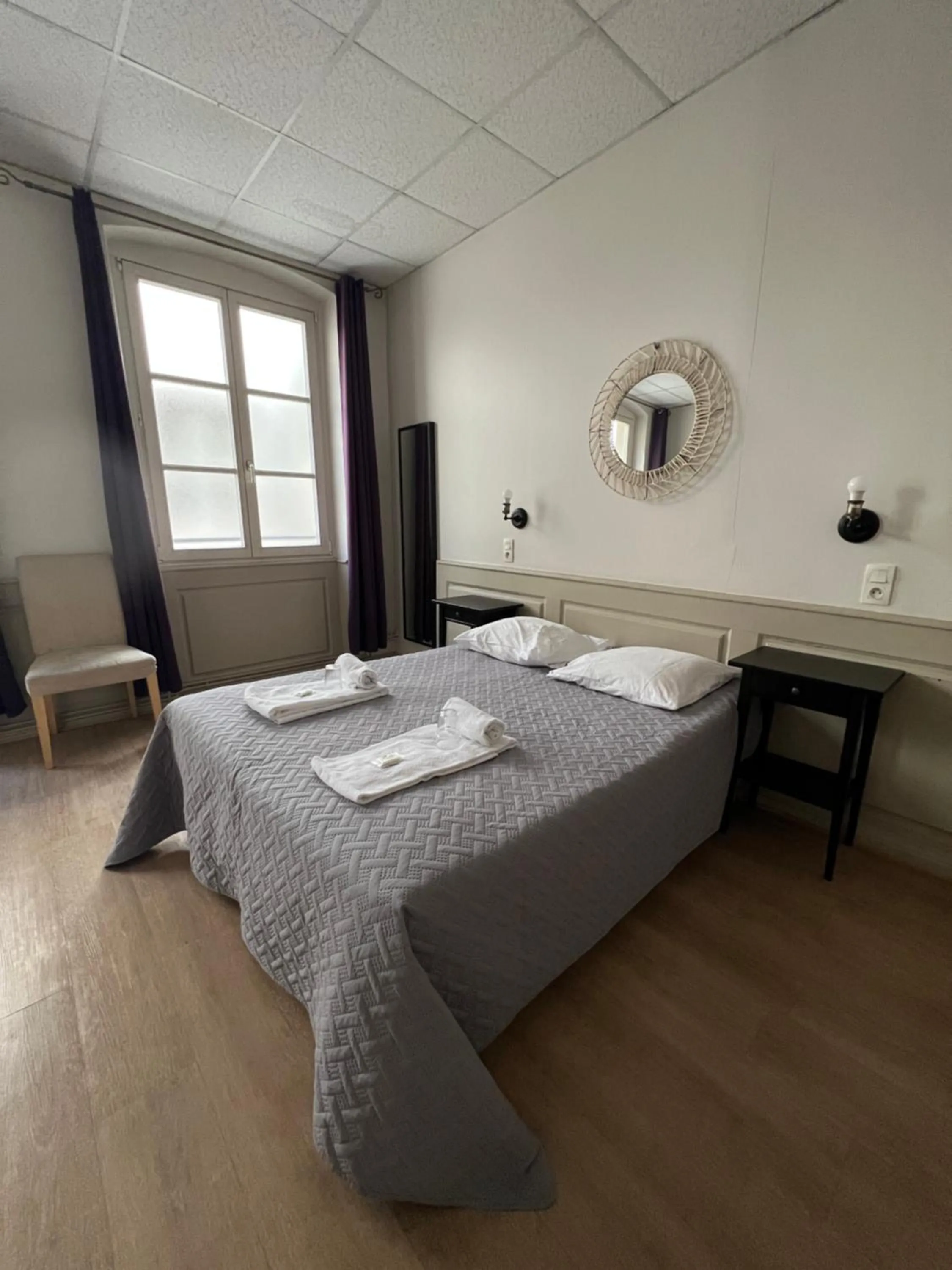 Bed in Hôtel Patricia - Strasbourg Hyper Centre