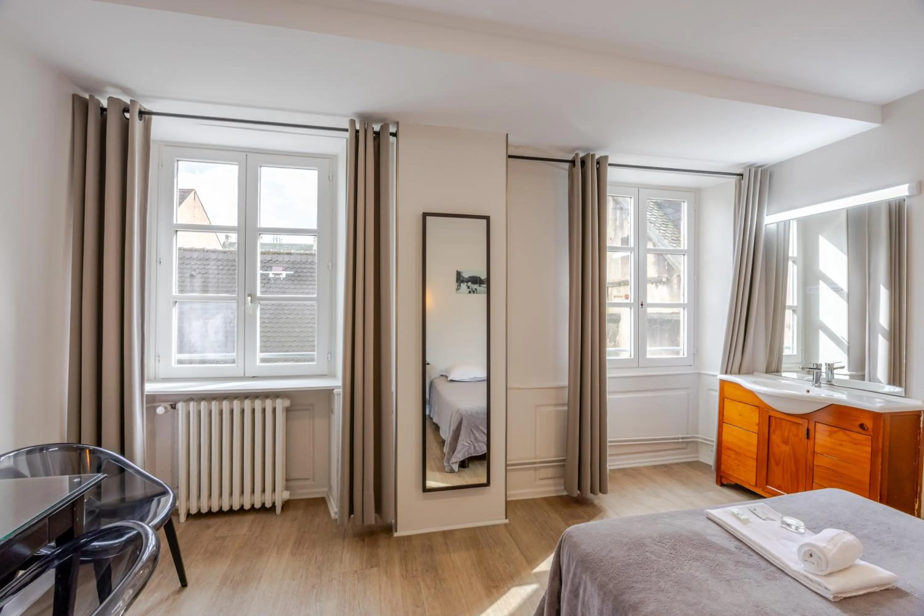 Bed in Hôtel Patricia - Strasbourg Hyper Centre