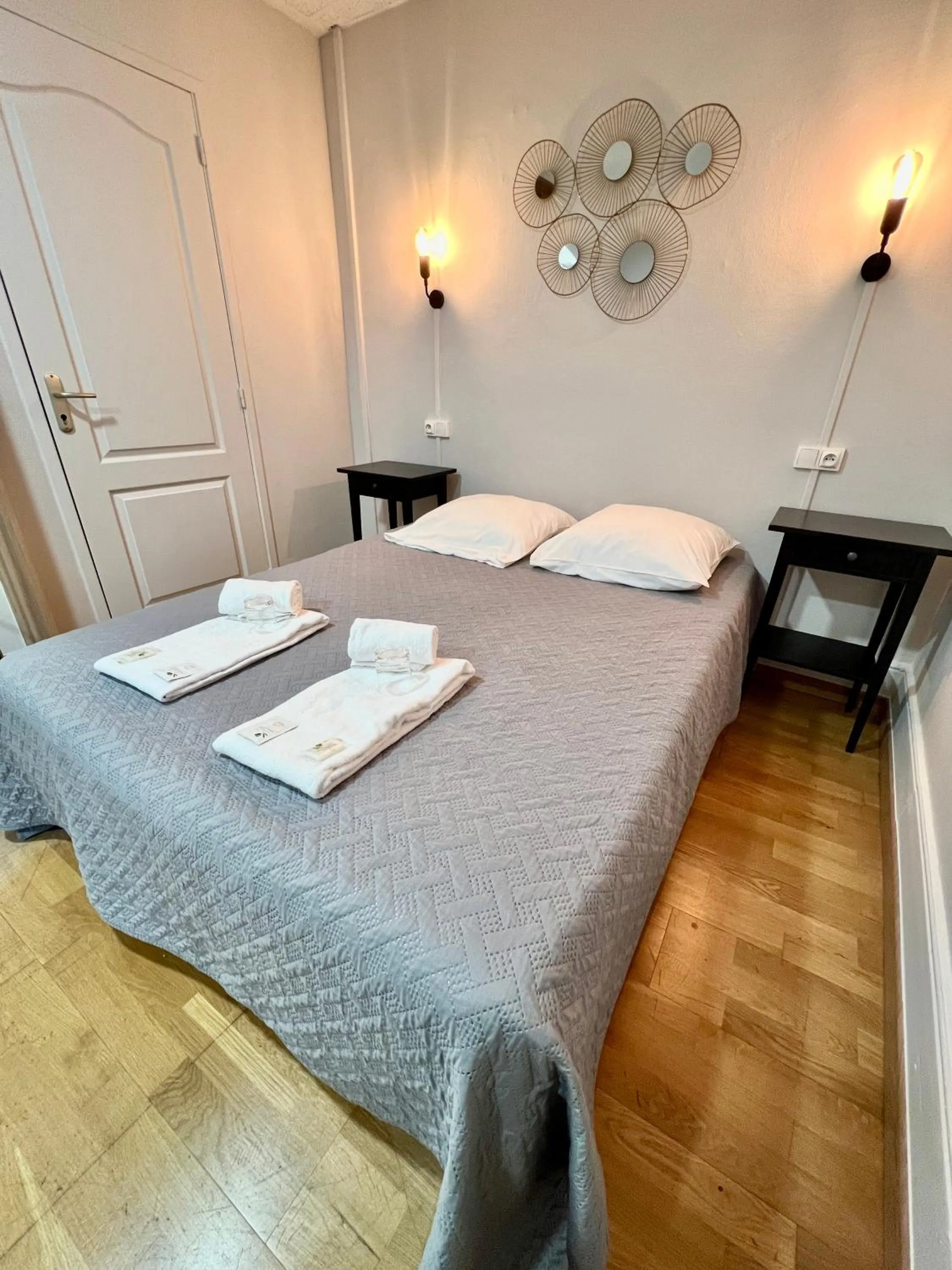 Bed in Hôtel Patricia - Strasbourg Hyper Centre