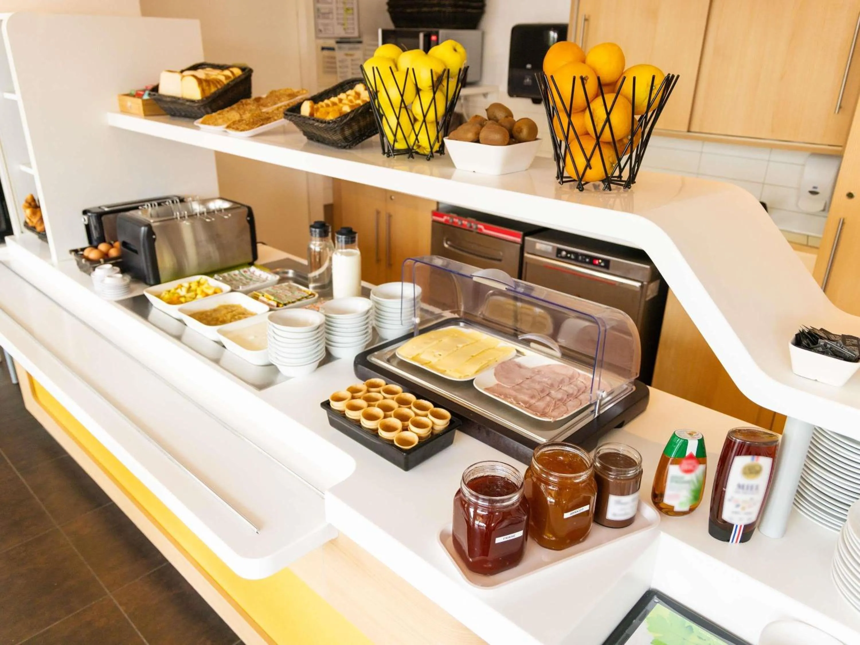 Coffee/tea facilities in ibis budget Tours Nord