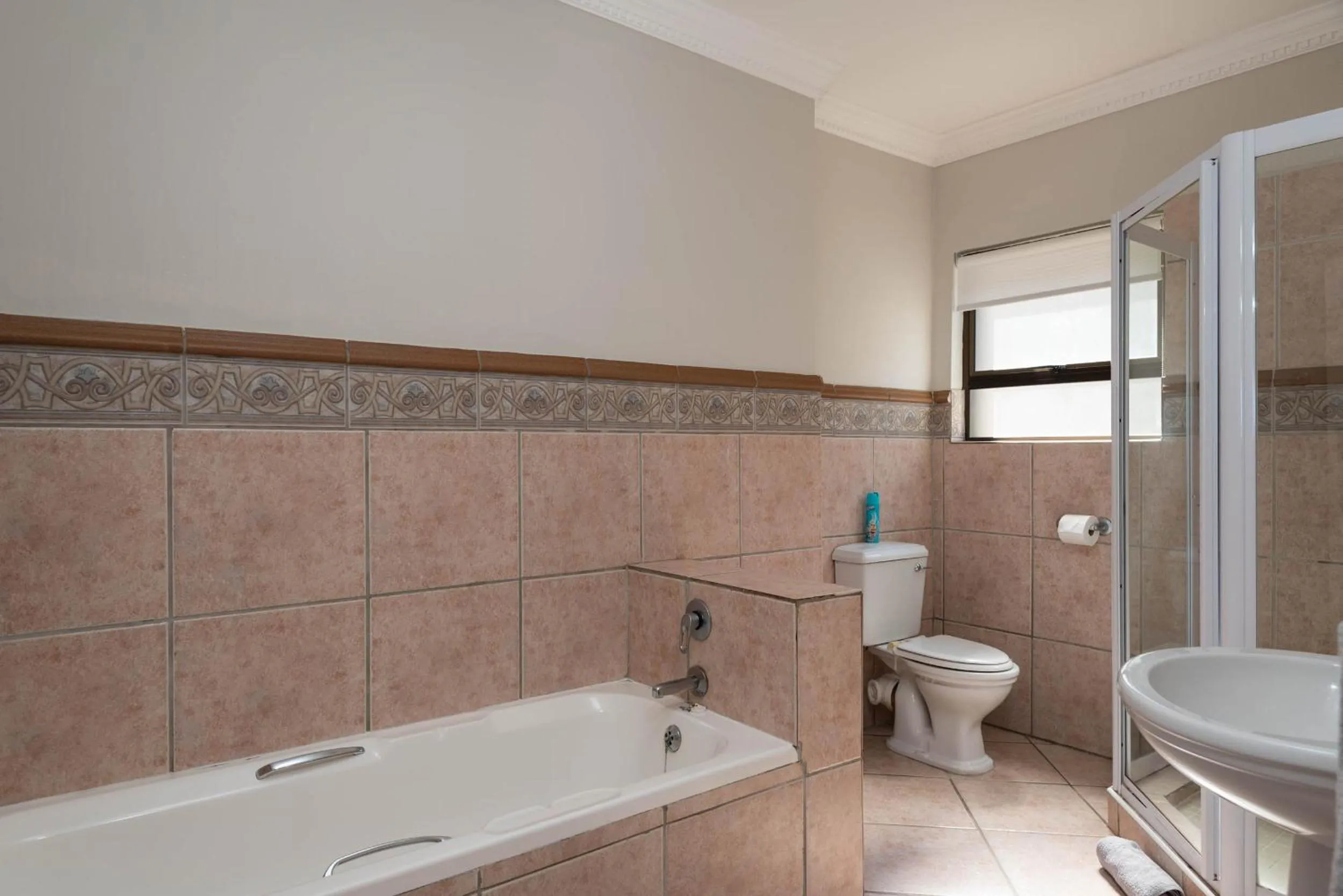 Shangri-La 6 Bedroom Ballito Beachfront KBW1