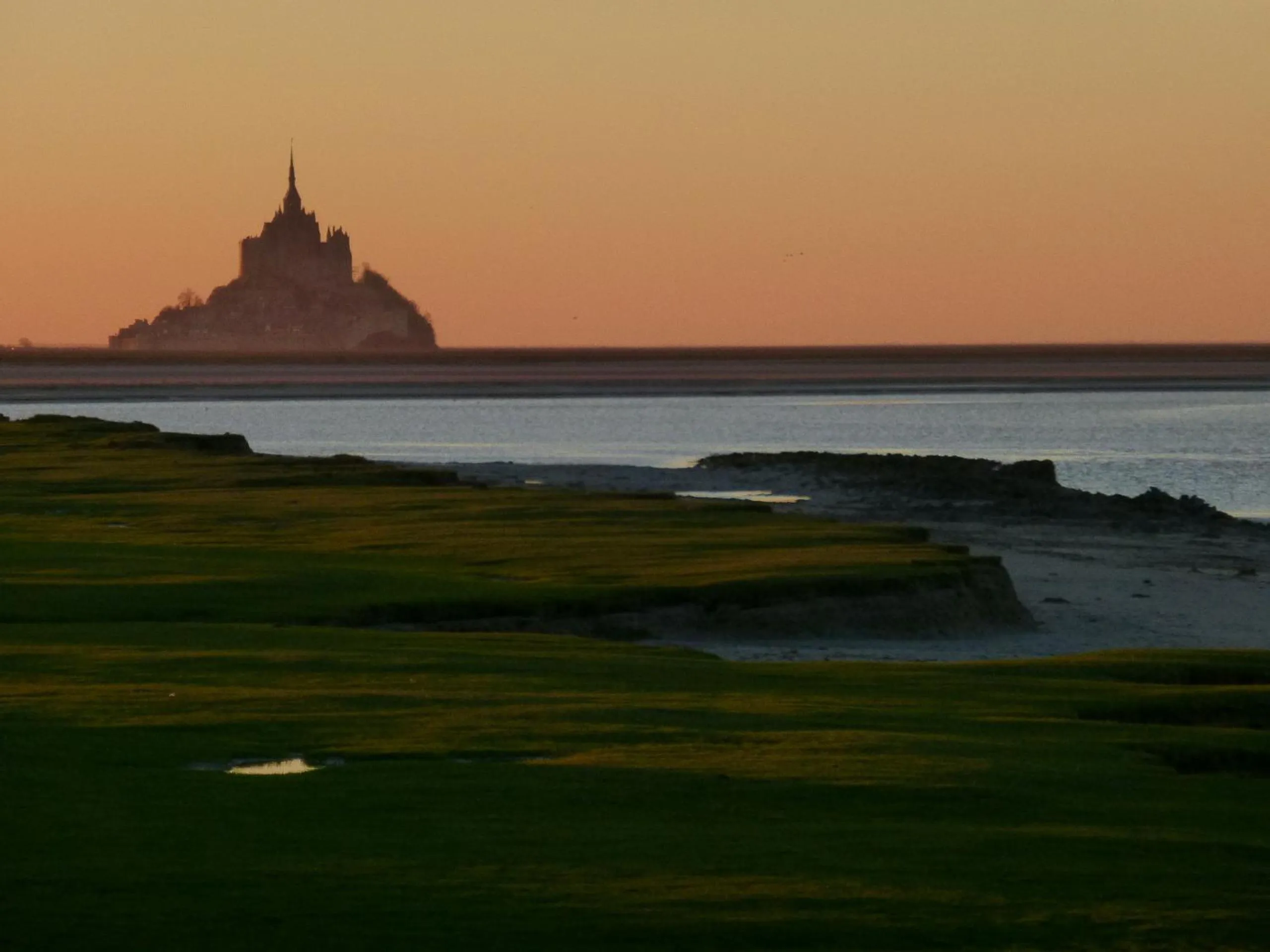 Area and facilities in Hotel De France