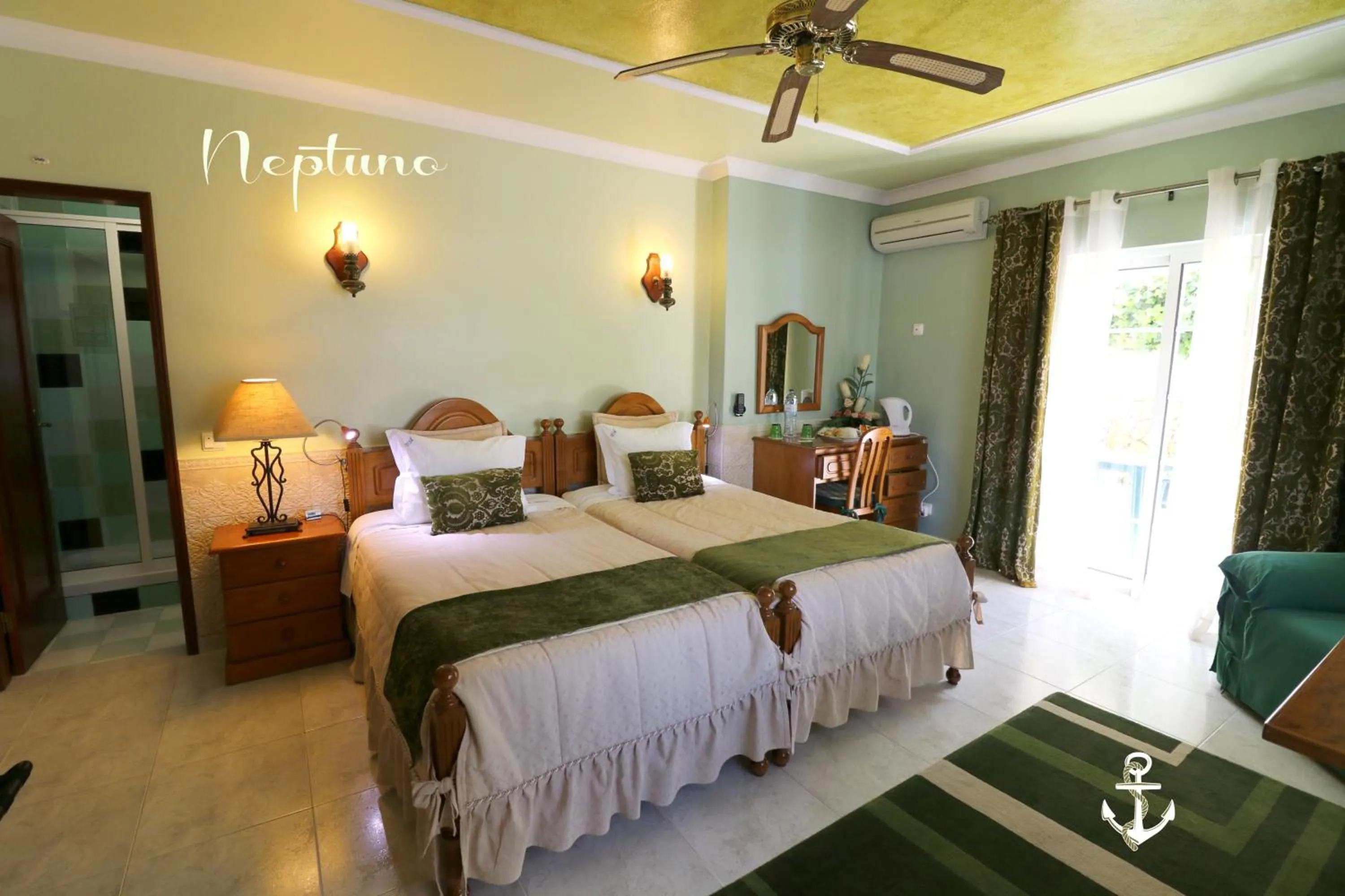 Bedroom, Bed in Vila Atlântida