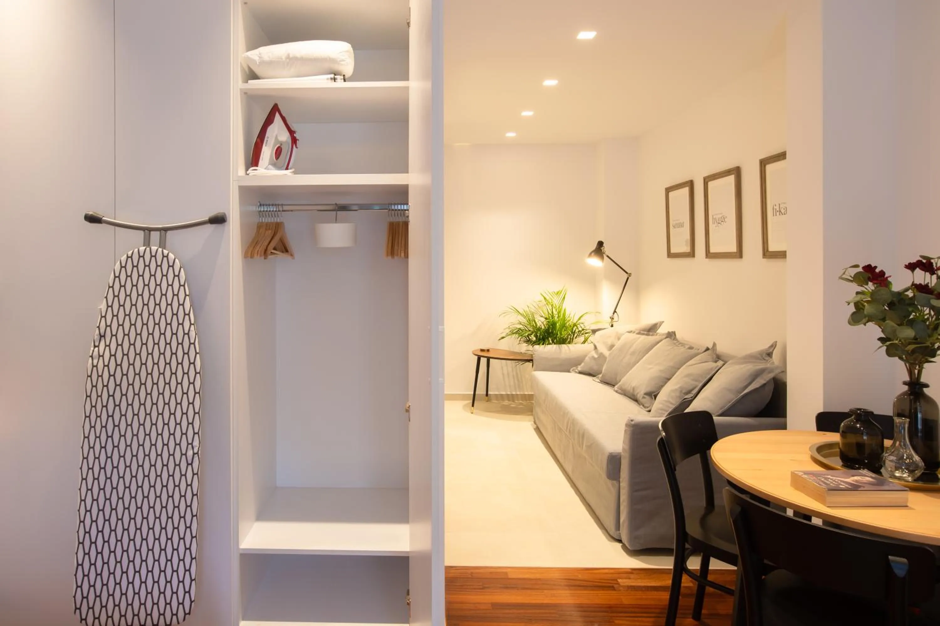 Living room in Phaedrus Living: City Centre Luxury Flat Mavromichali