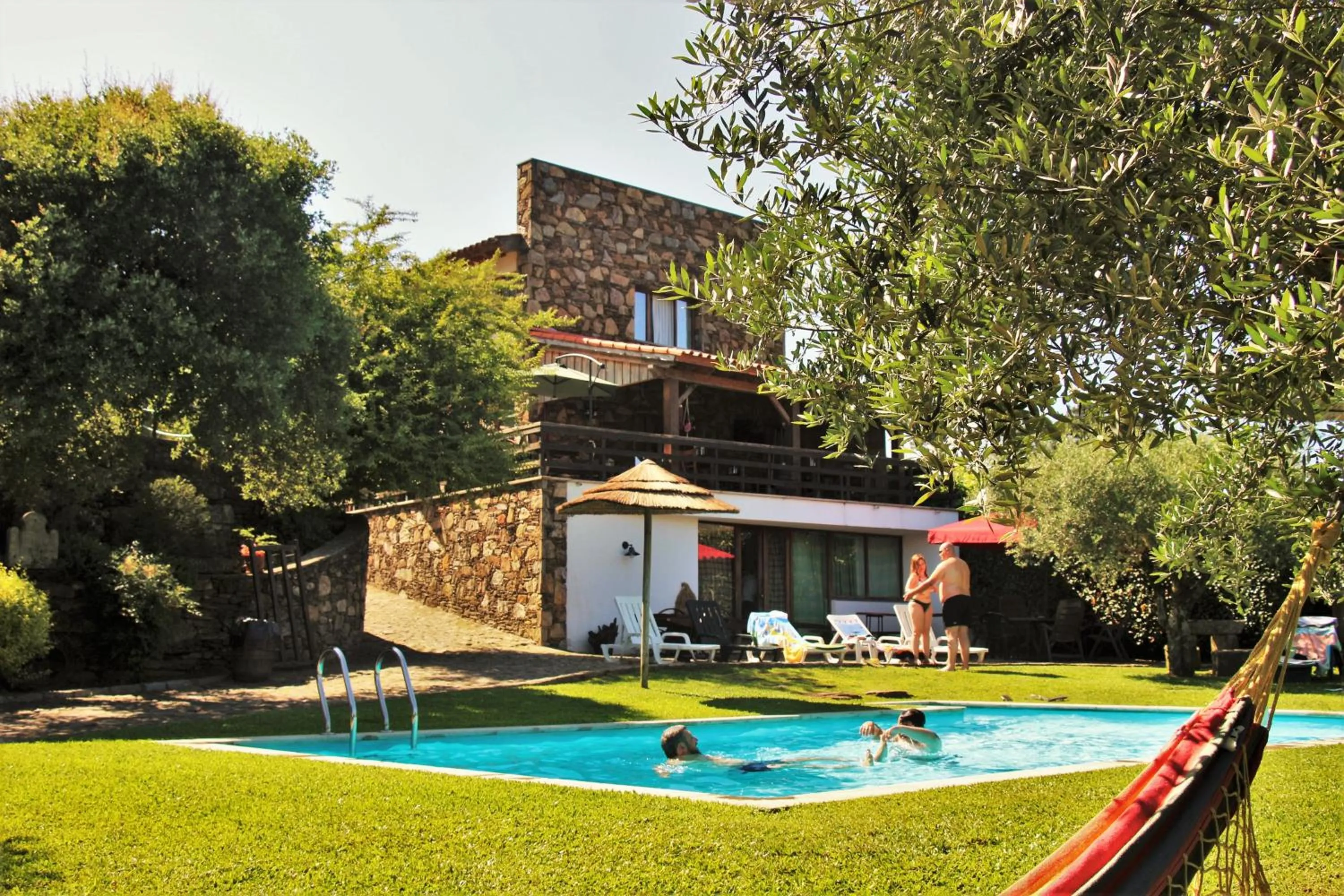 Property building in Quintinha D`Arga