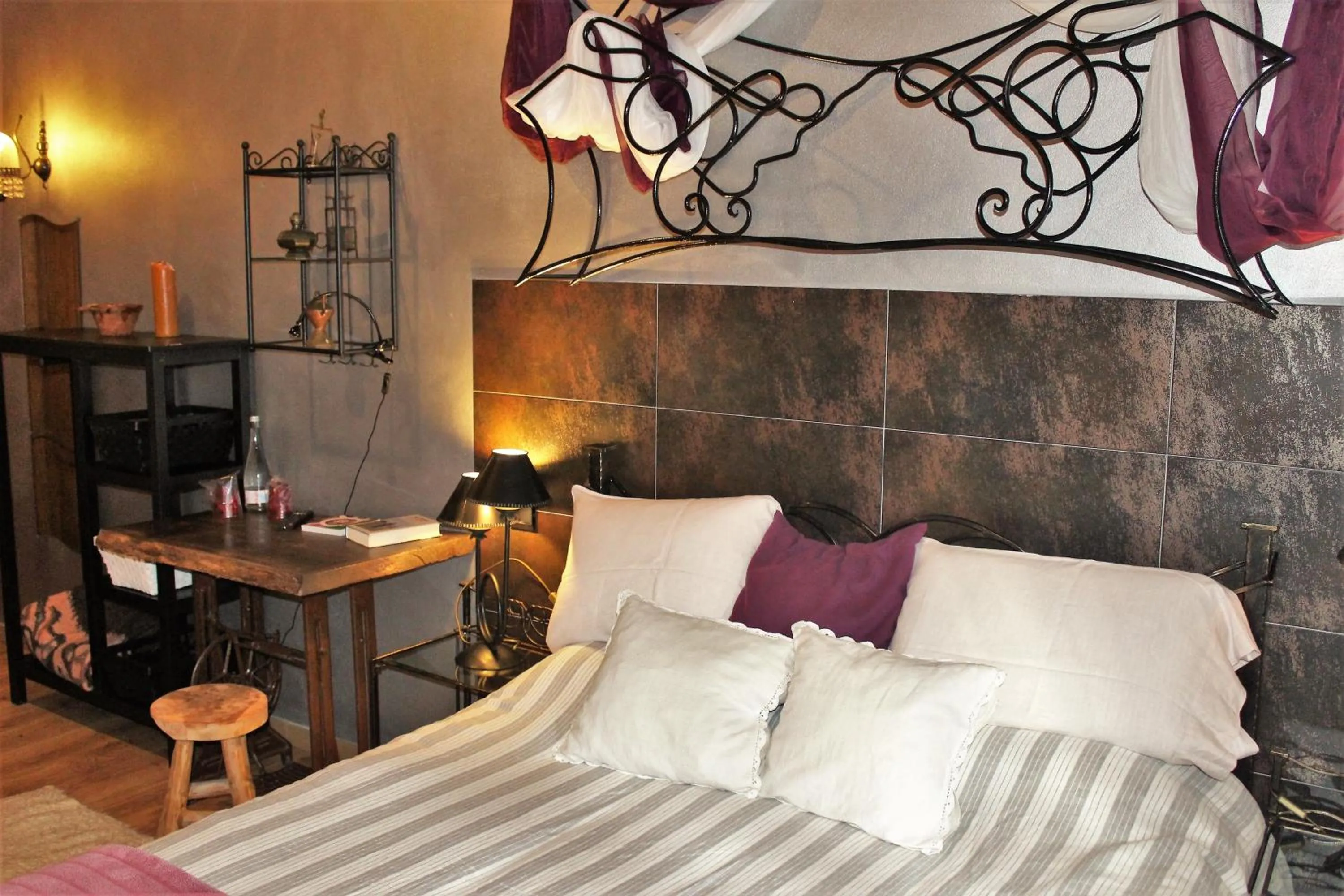 Decorative detail, Bed in Quintinha D`Arga