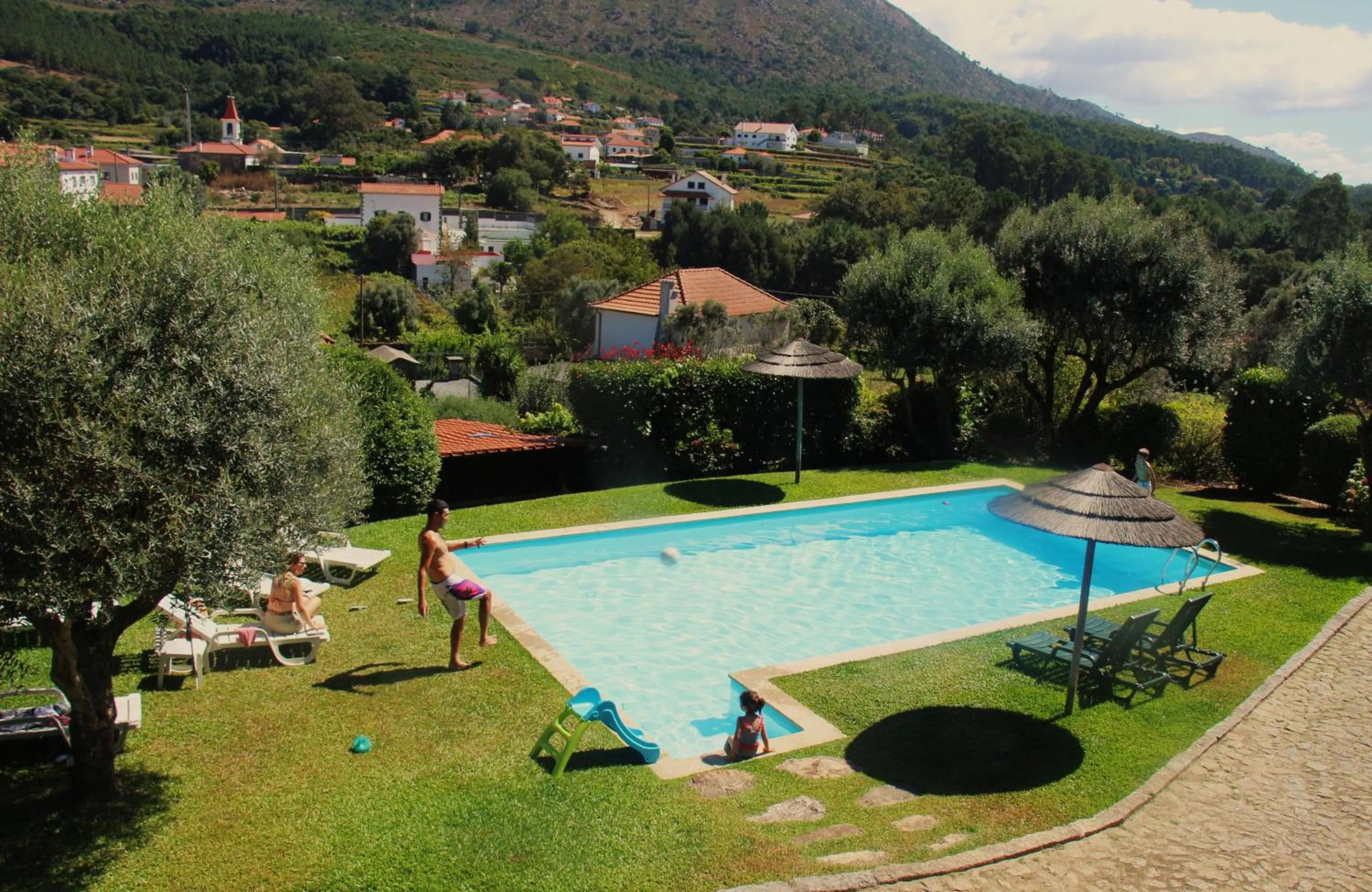 Swimming pool in Quintinha D`Arga