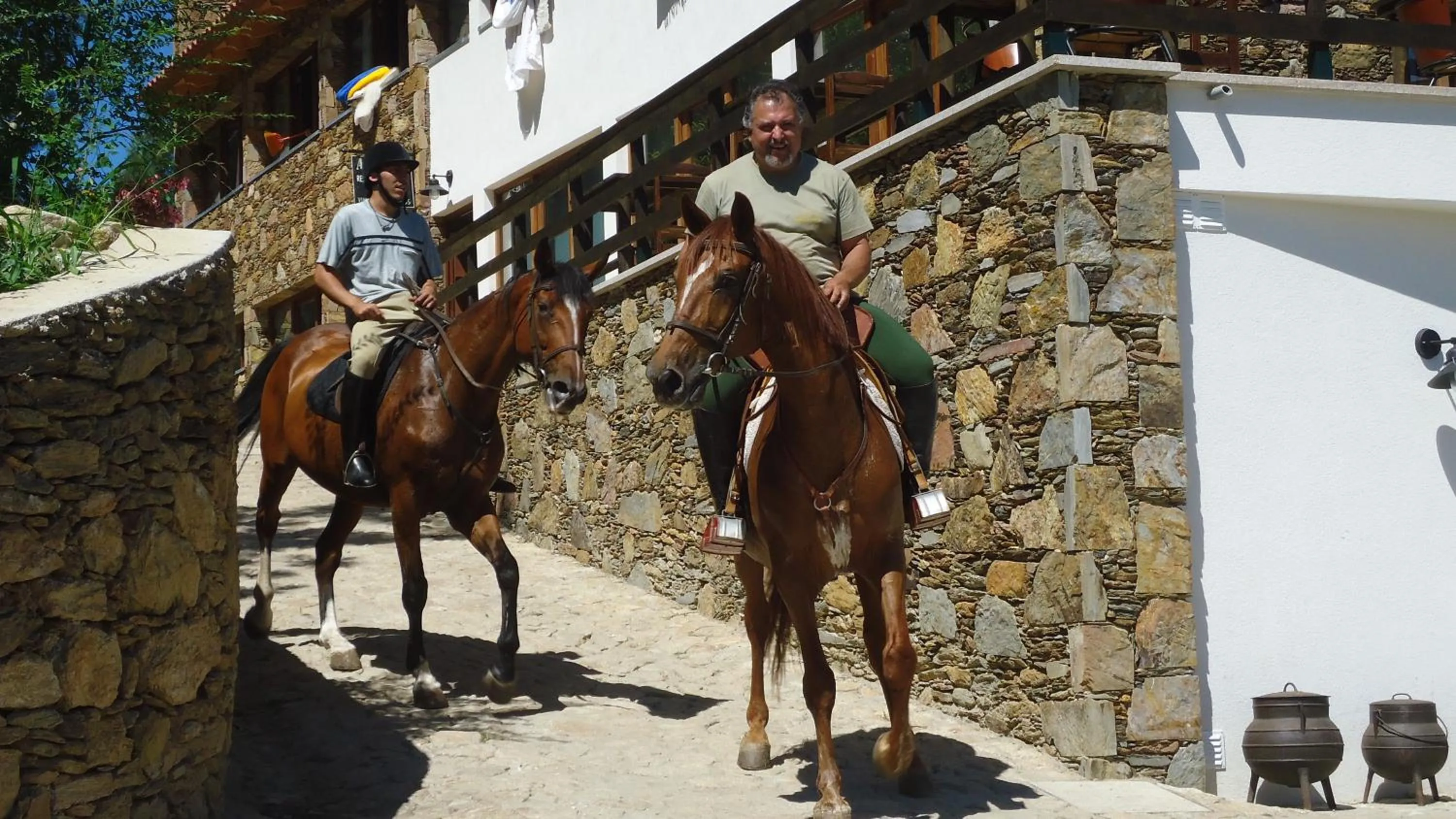 Horse-riding in Quintinha D`Arga