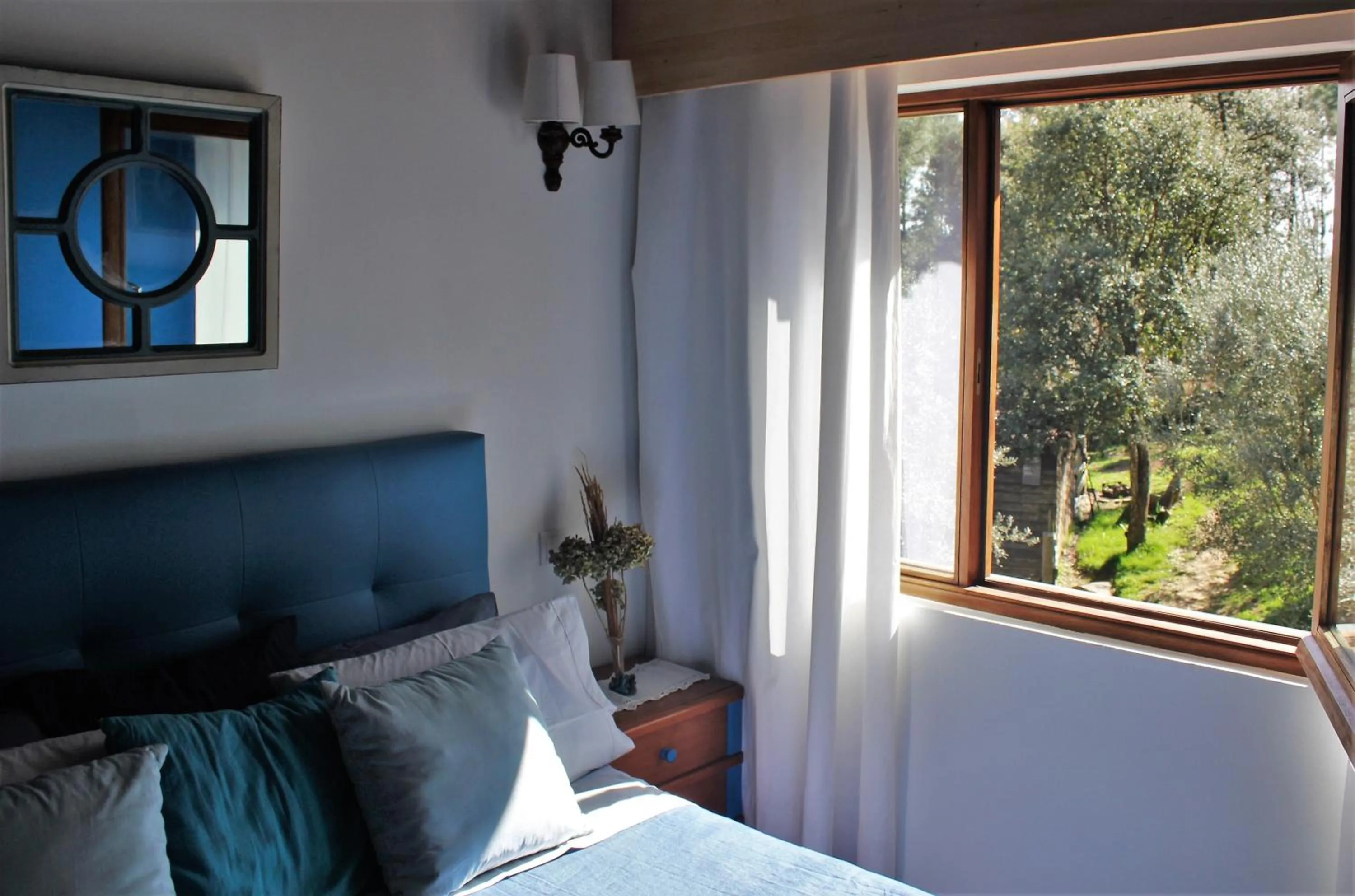 Garden view, Bed in Quintinha D`Arga