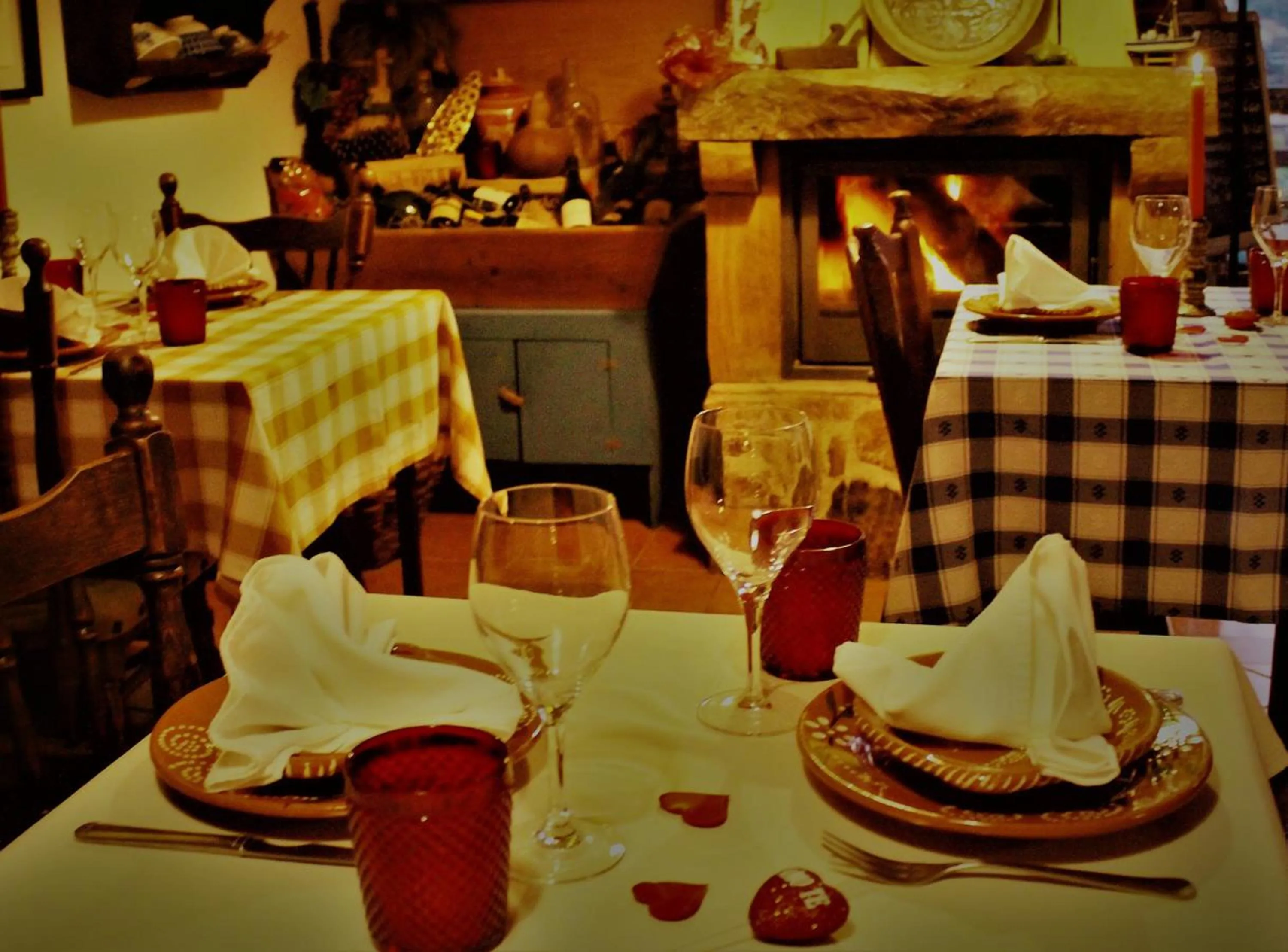 Dining area in Quintinha D`Arga