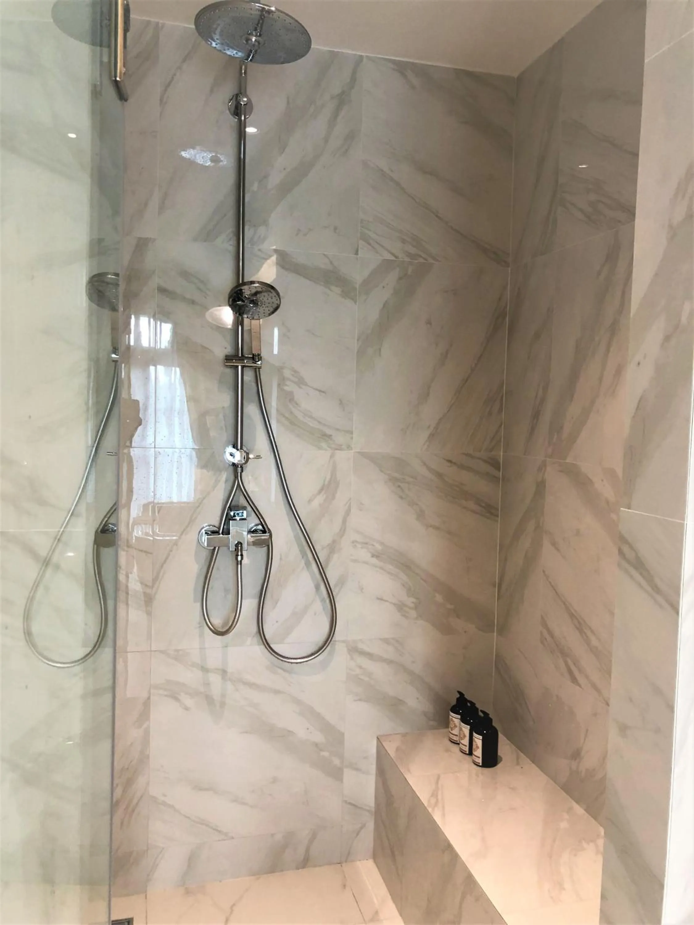 Shower in Nanta Glam CM Hotel & Residences