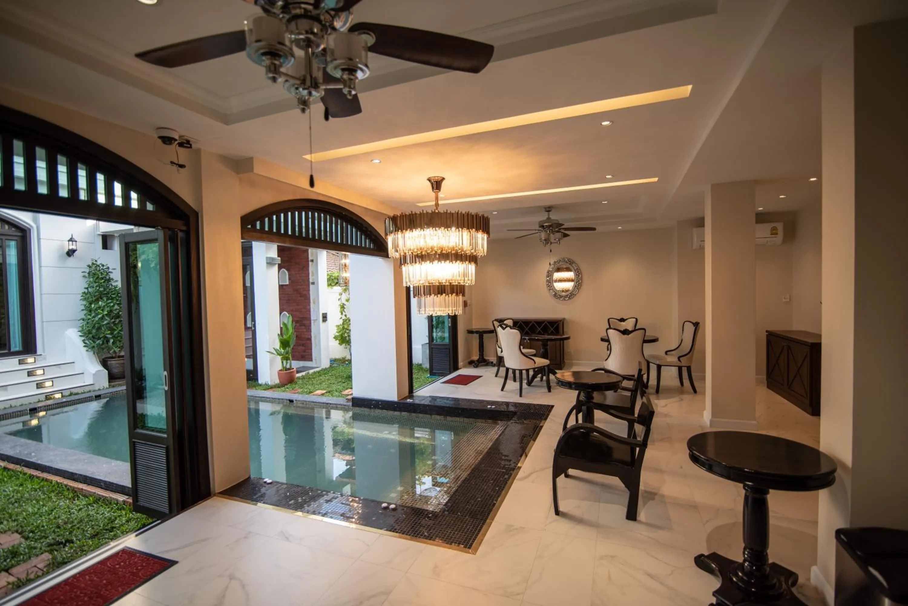 Nanta Glam CM Hotel & Residences