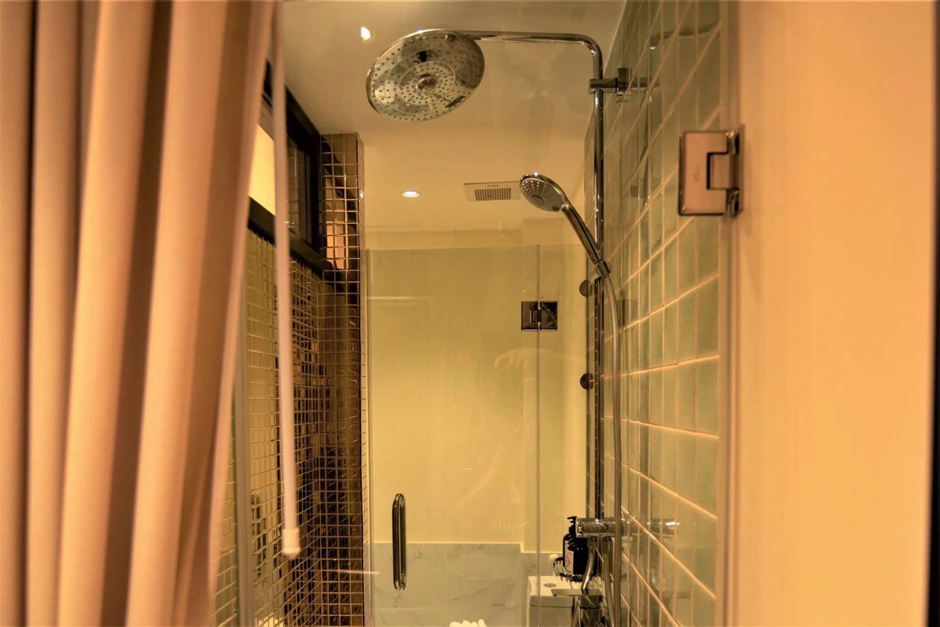 Shower in Nanta Glam CM Hotel & Residences