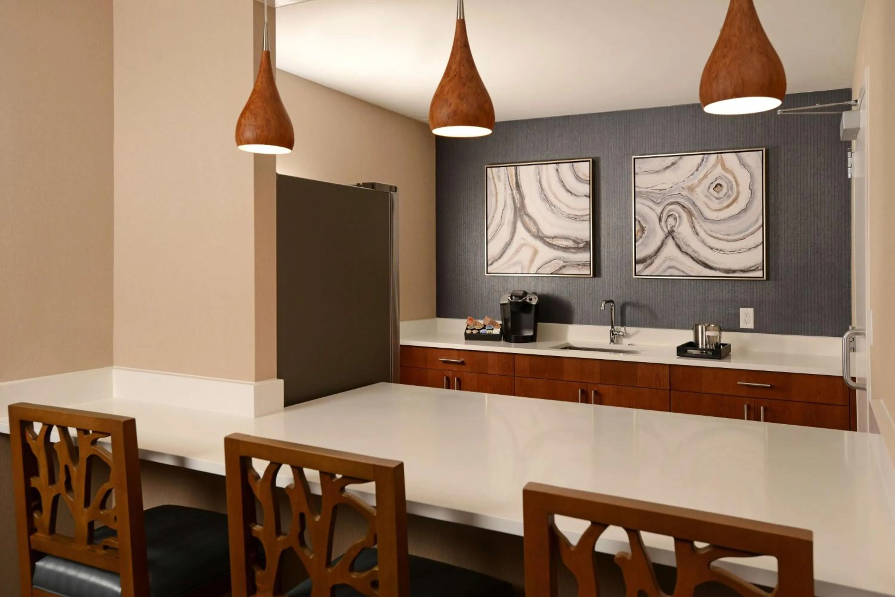 Kitchen or kitchenette in The Inverness Denver, a Hilton Golf & Spa Resort