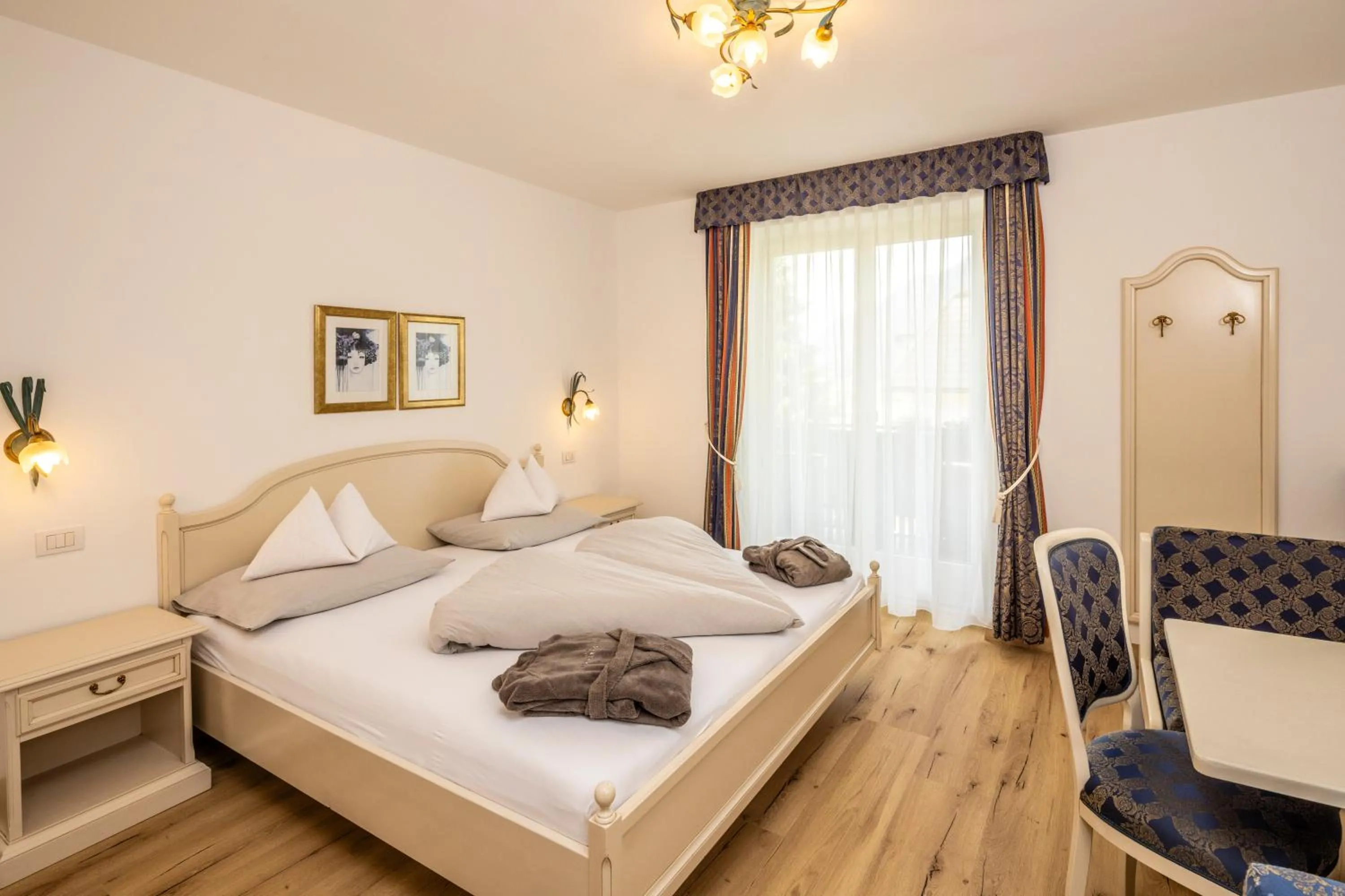 Photo of the whole room, Bed in Garni Zimmerhofer