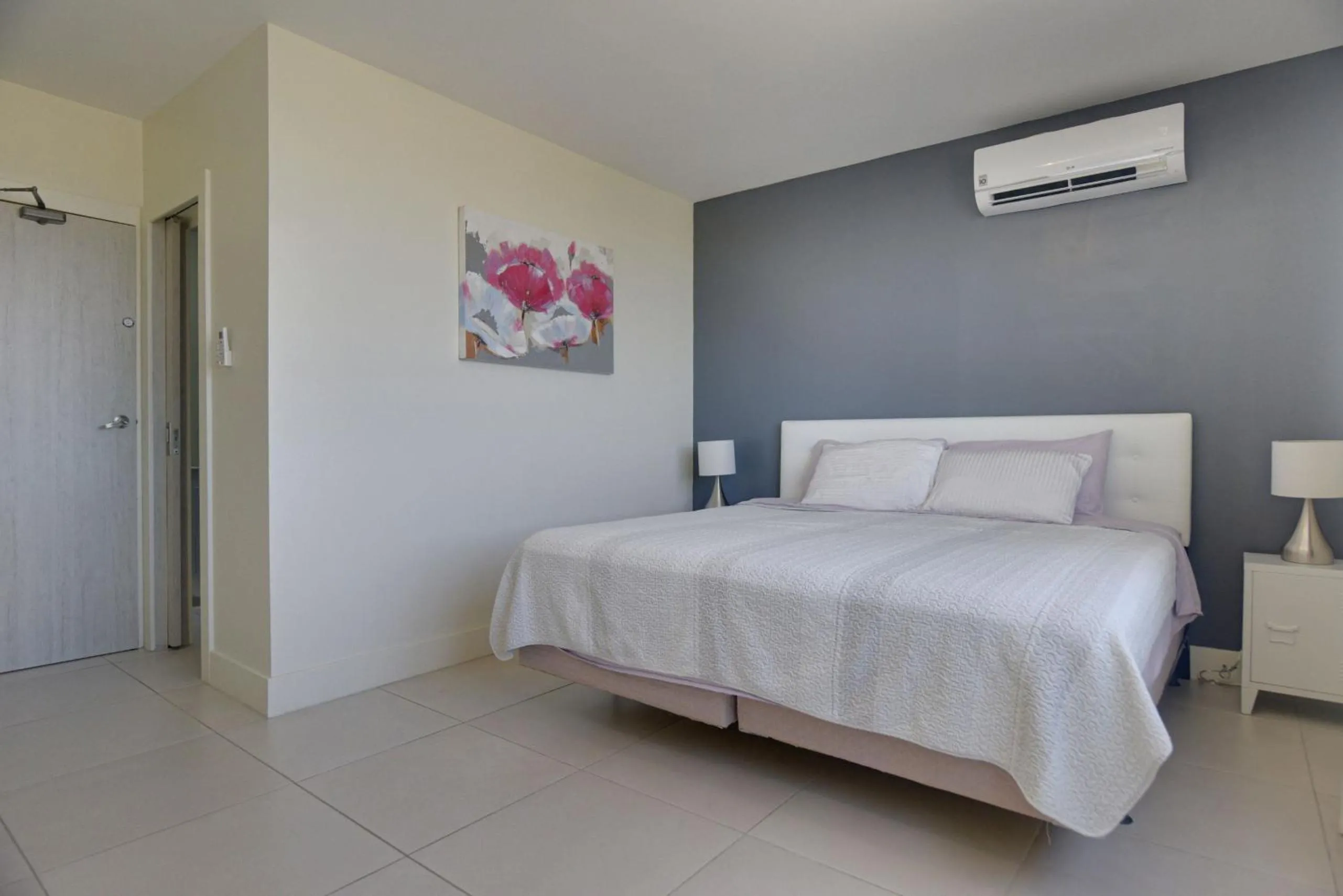 Bed in NEW ! Las Islas Condo # 8