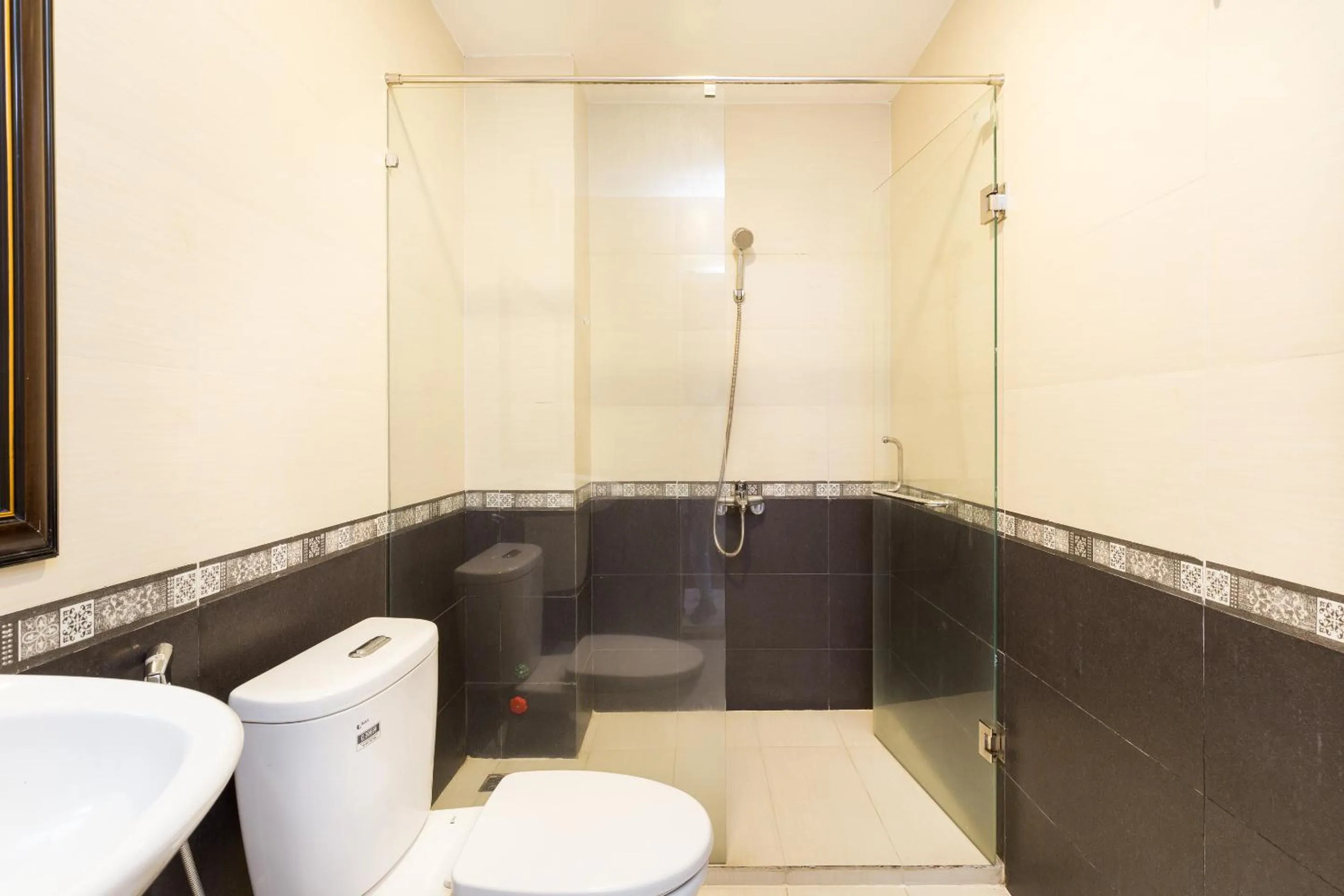 Bathroom in Lê Ngân Phùng Hotel 79 HOA SỮA PHƯỜNG 7 PHÚ NHUẬN