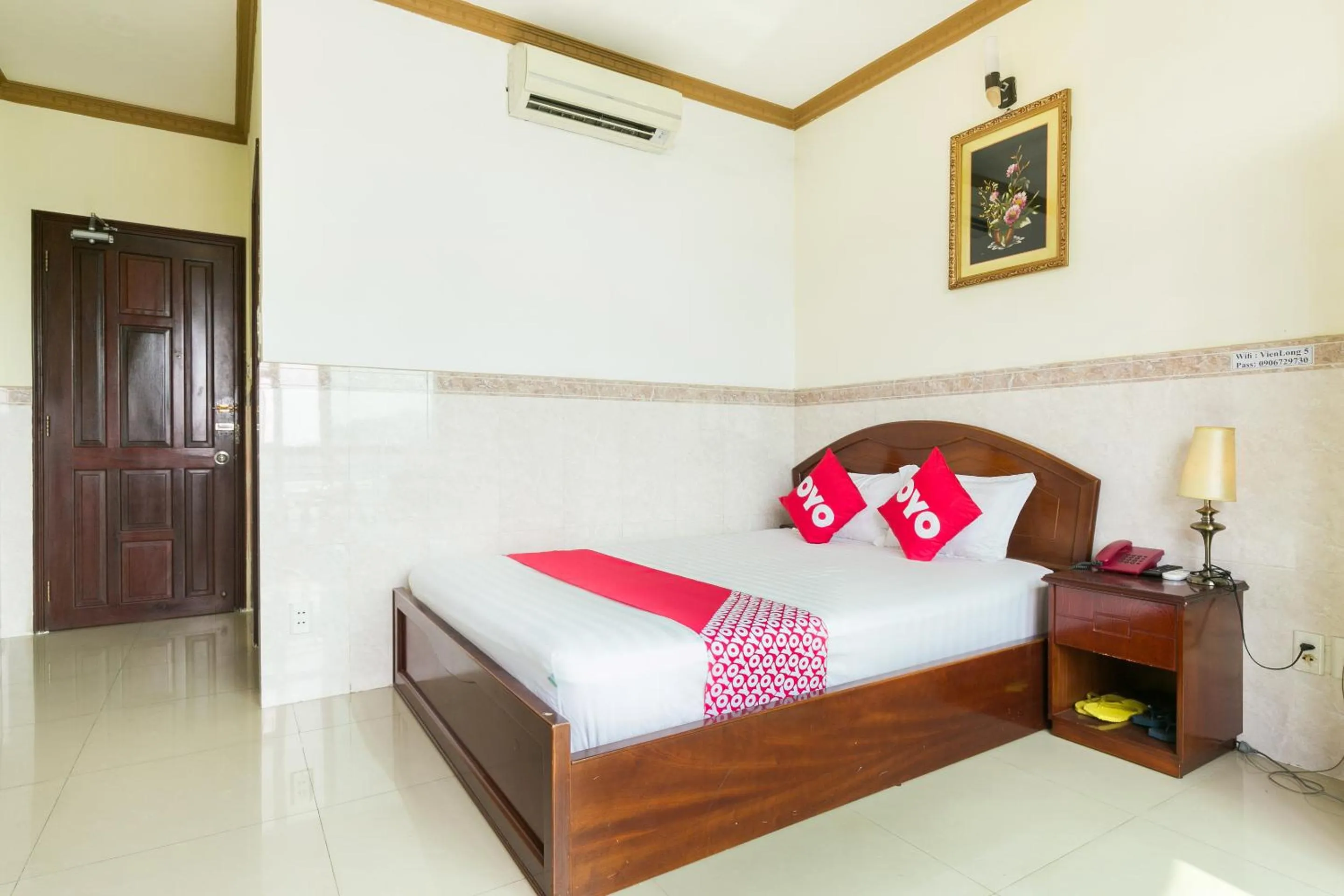 Bedroom, Bed in NGAN HA Hotel