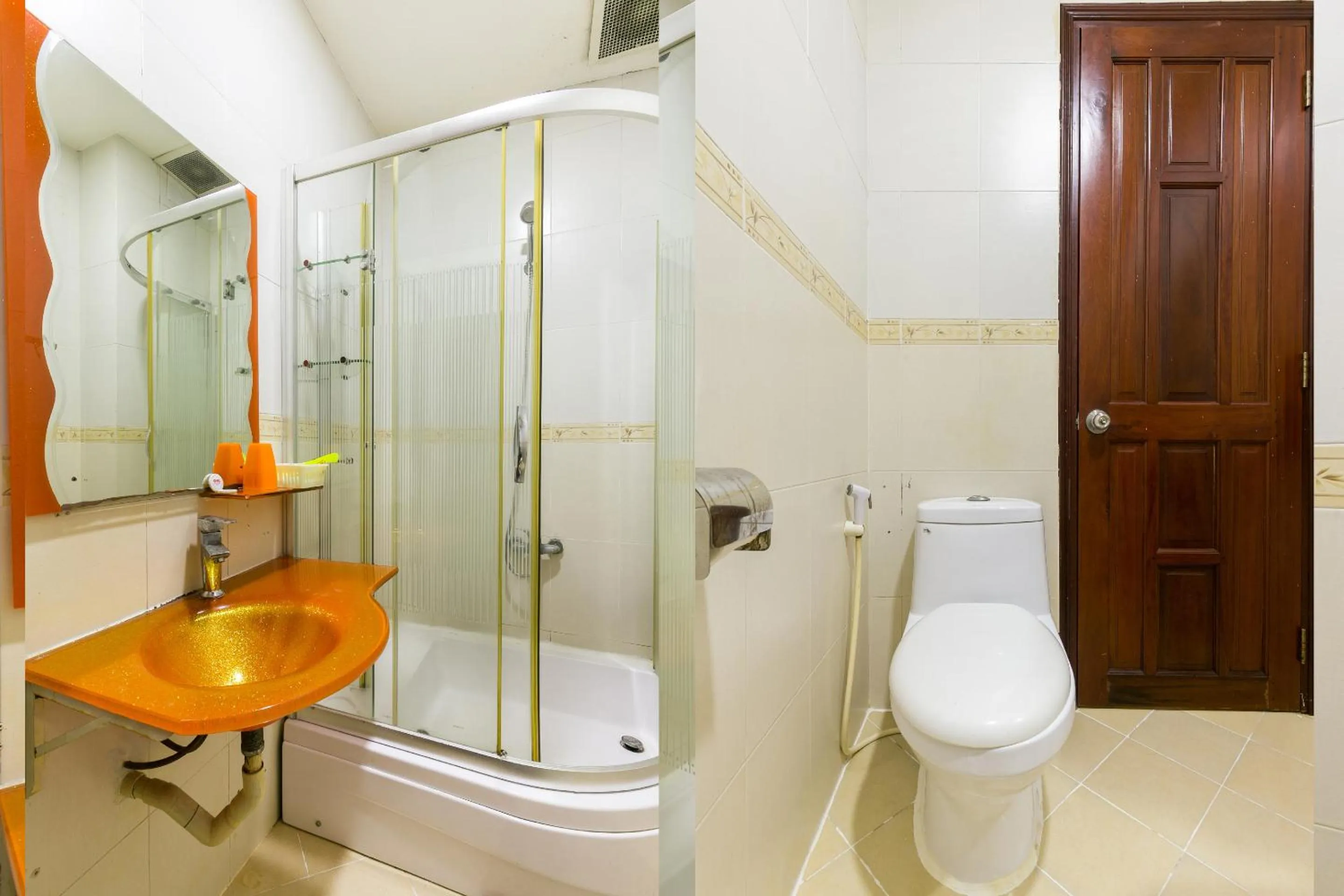 Bathroom in NGAN HA Hotel