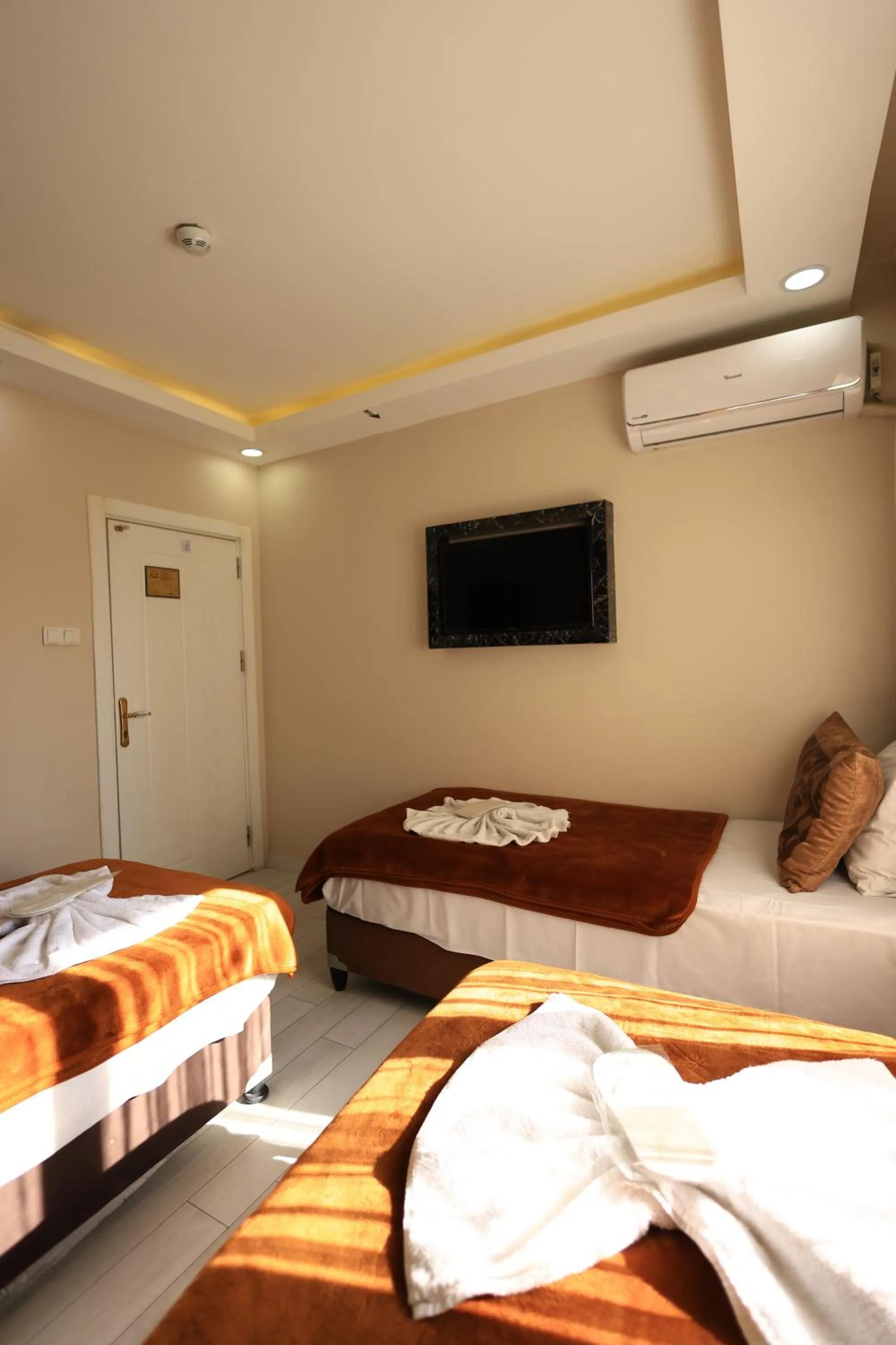 Photo of the whole room in HamzaBey Hotel