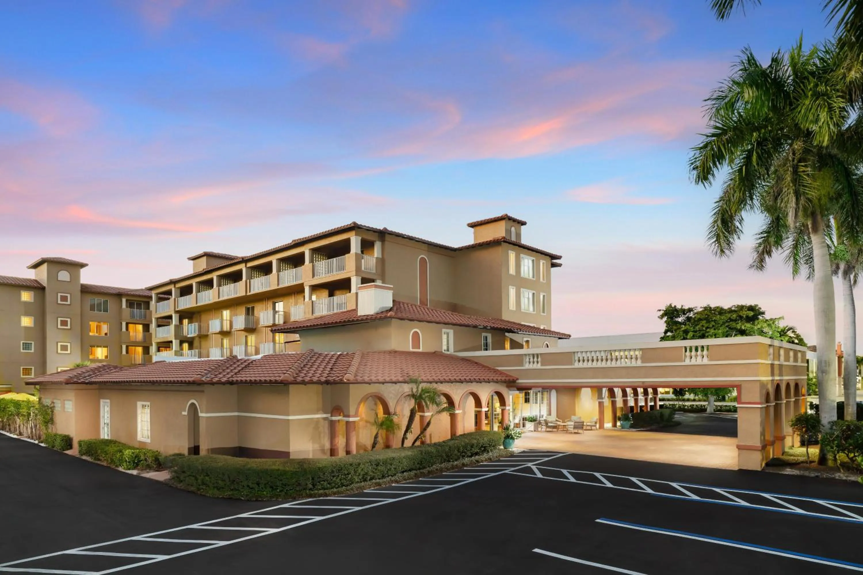 Inn of Naples, Tapestry Collection by Hilton