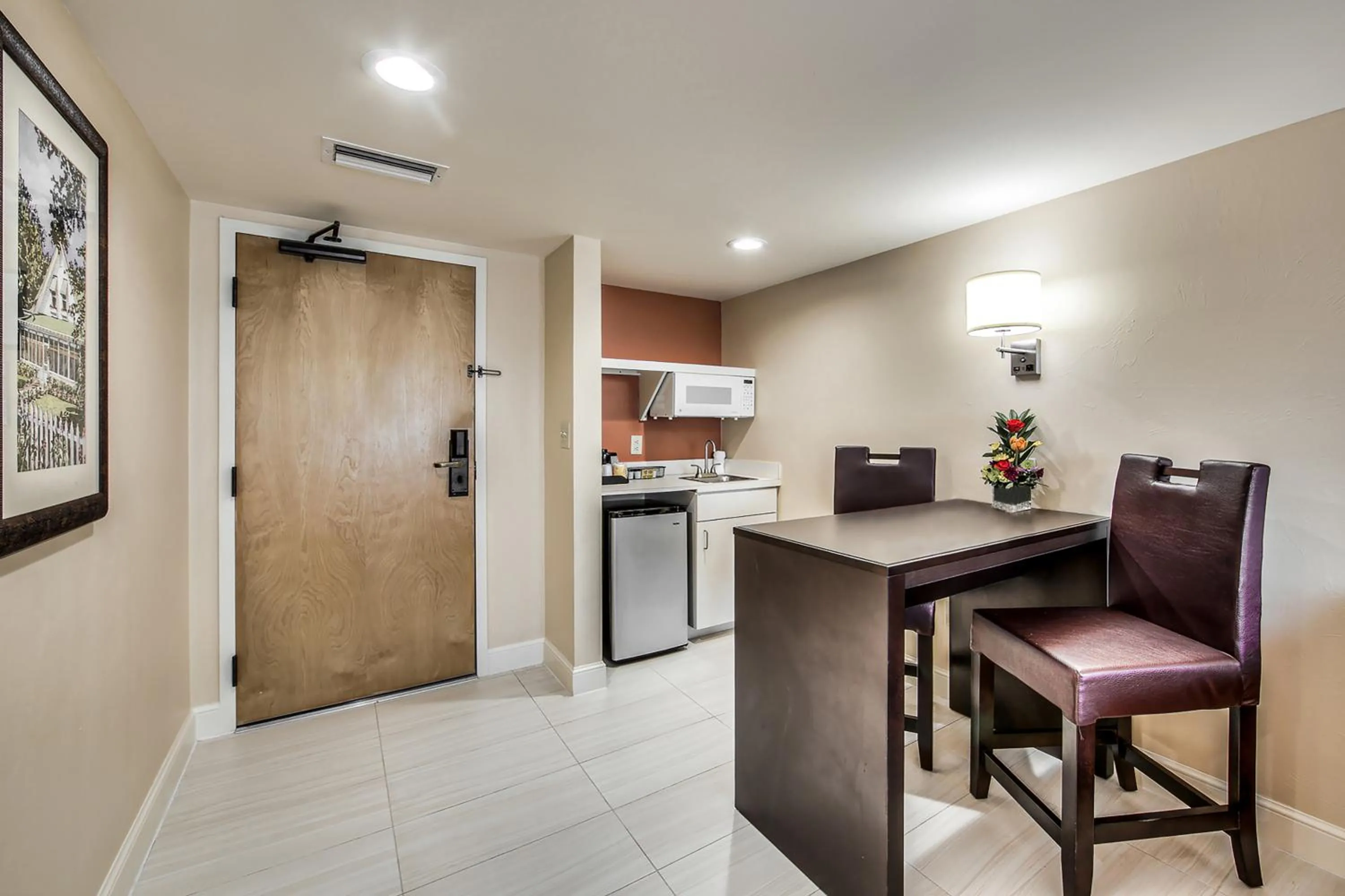 Photo of the whole room in Inn of Naples, Tapestry Collection by Hilton