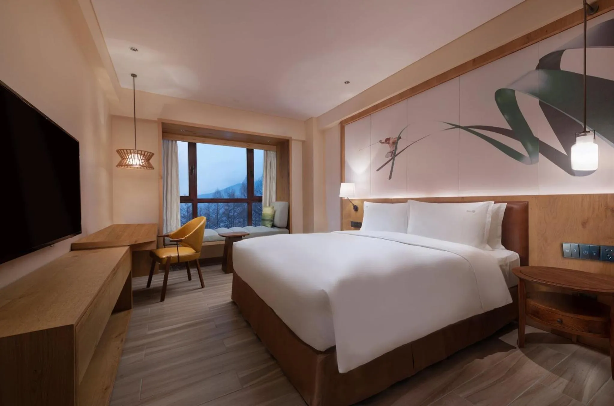 Photo of the whole room, Bed in Holiday Inn Jilin Beidahu by IHG