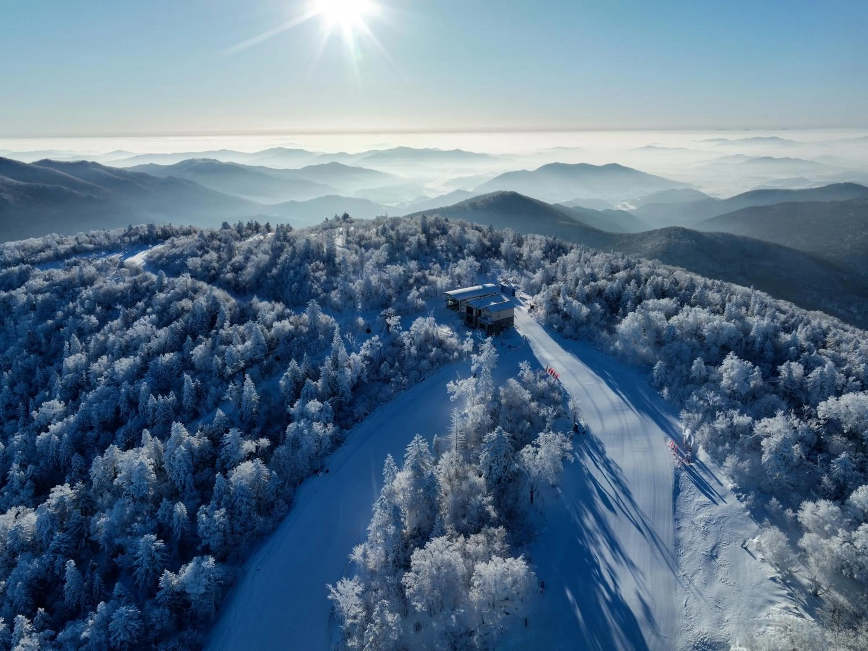 Winter in Holiday Inn Jilin Beidahu by IHG