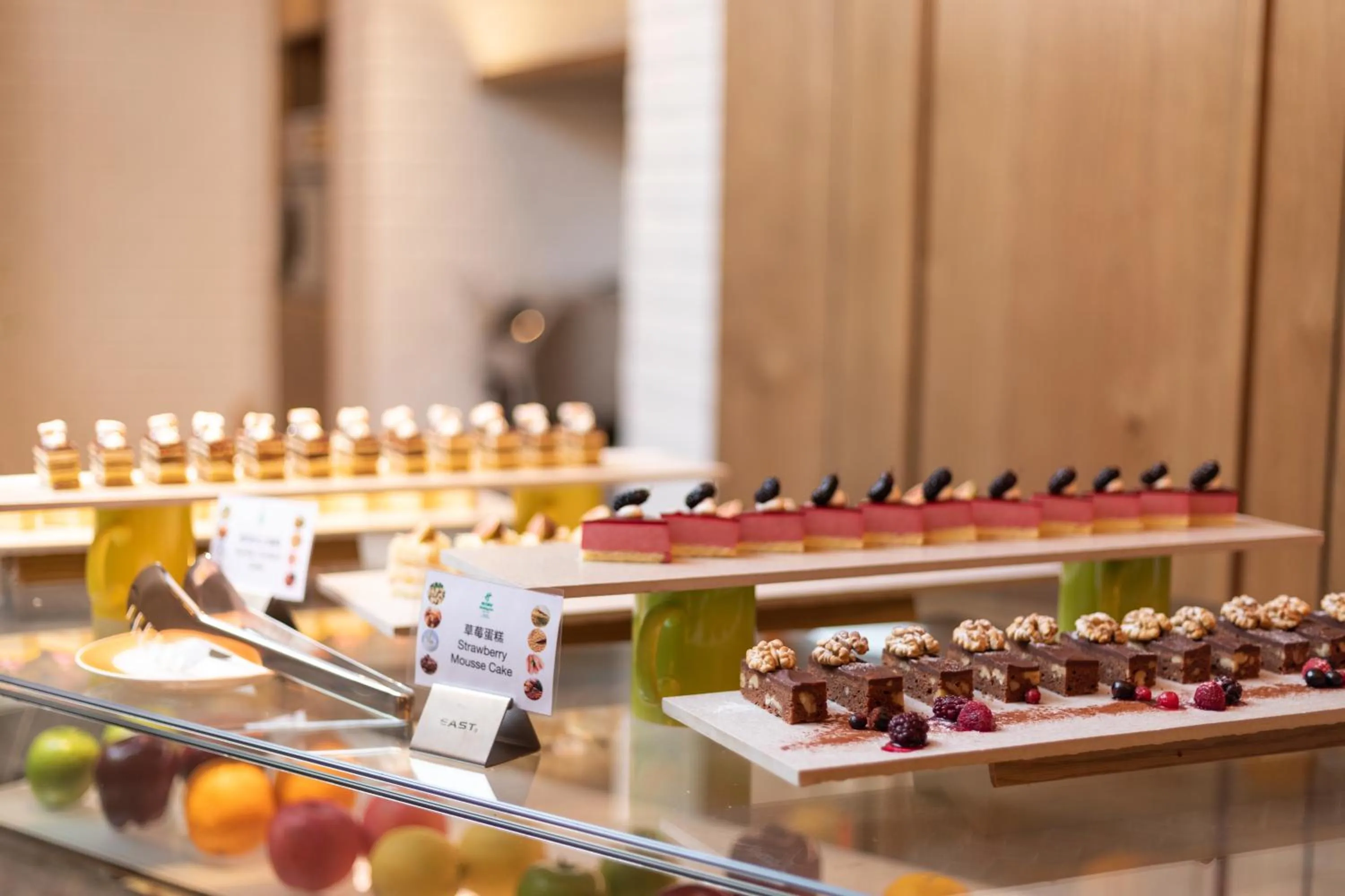 Food and drinks in Holiday Inn Jilin Beidahu by IHG