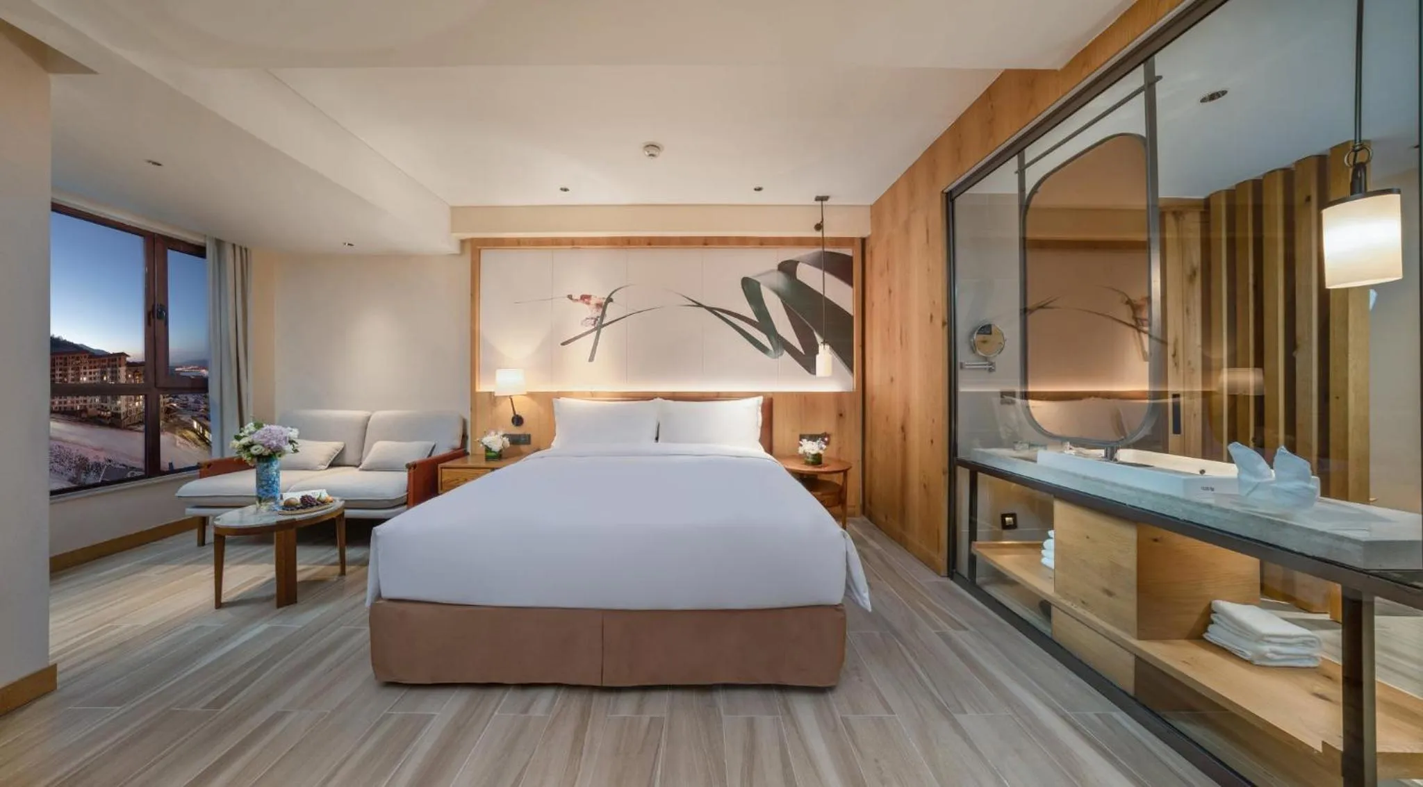 Photo of the whole room, Bed in Holiday Inn Jilin Beidahu by IHG