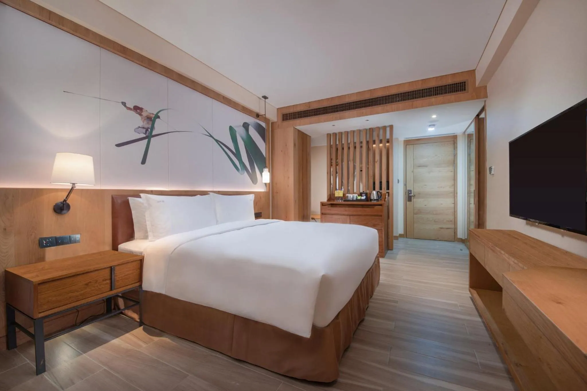 Photo of the whole room, Bed in Holiday Inn Jilin Beidahu by IHG