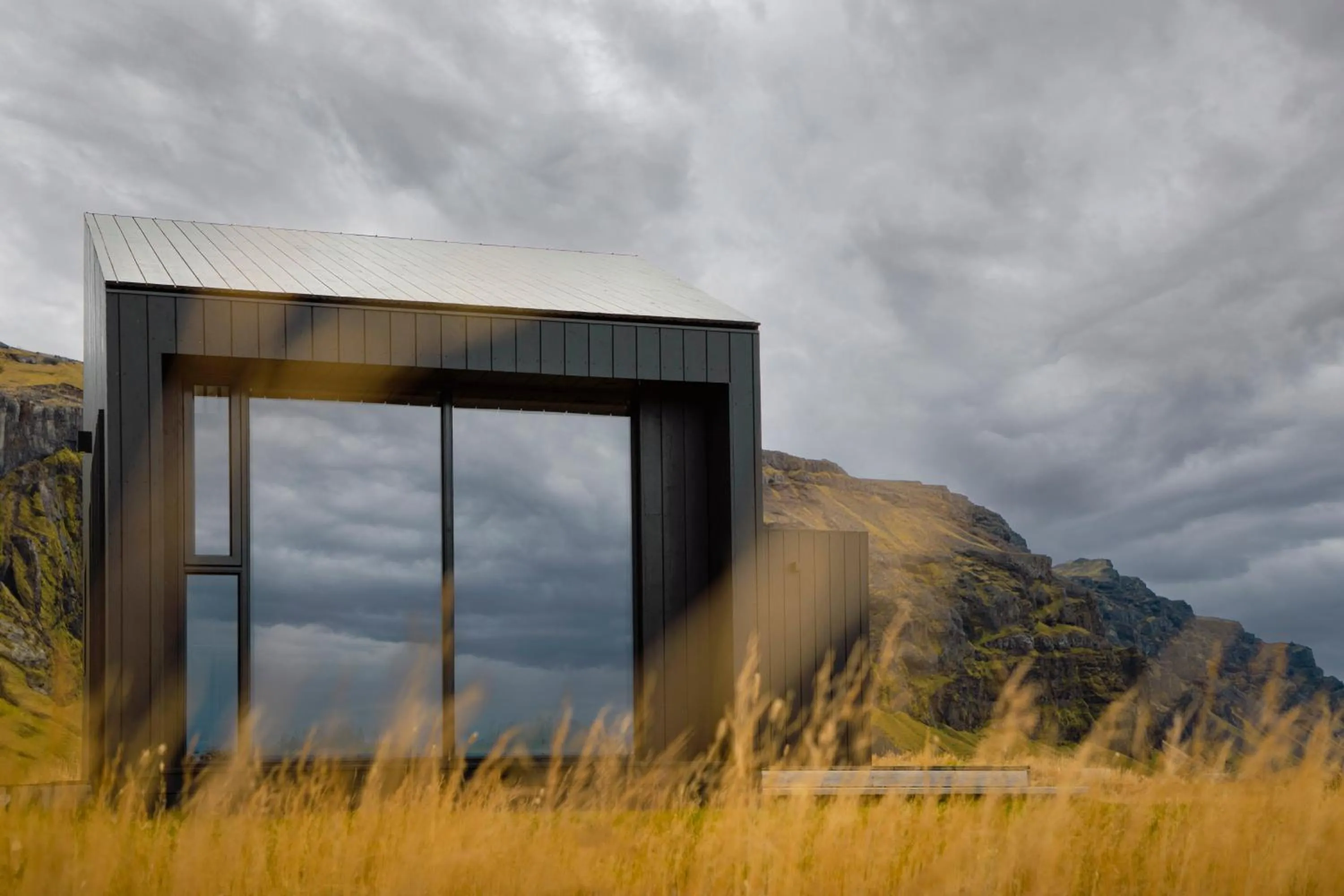 Natural landscape in Seljalandsfoss Horizons