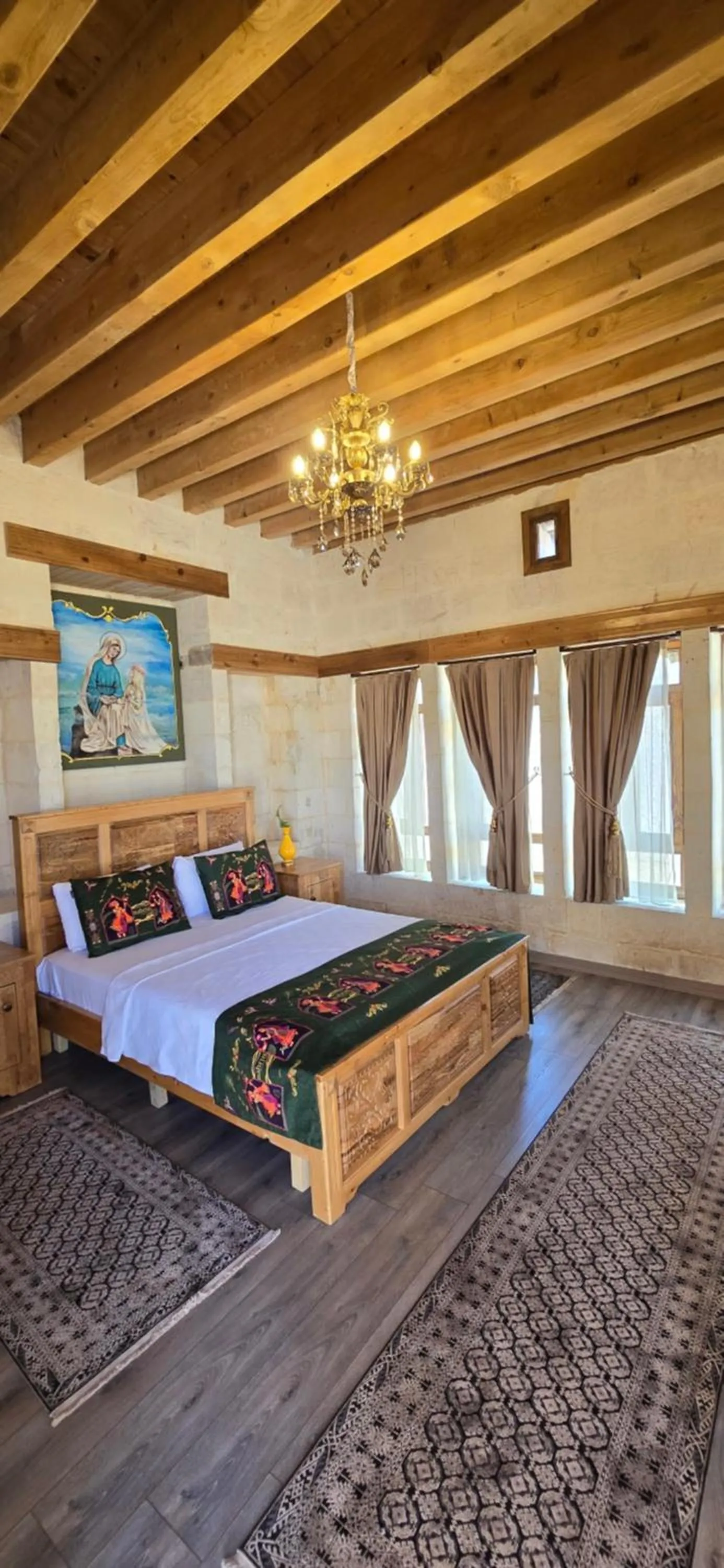 Bed in nahrin hote & art