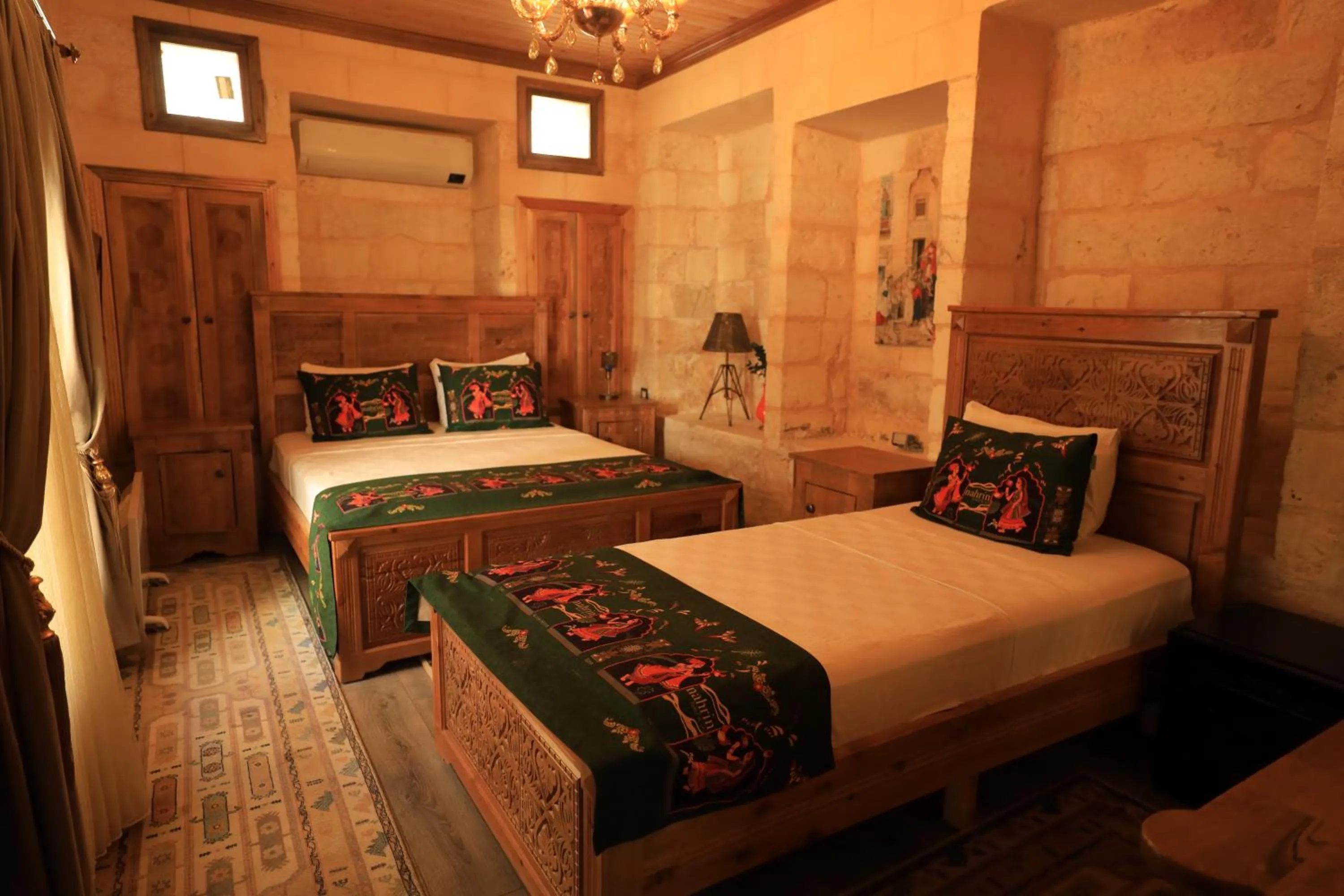 Bed in nahrin hote & art