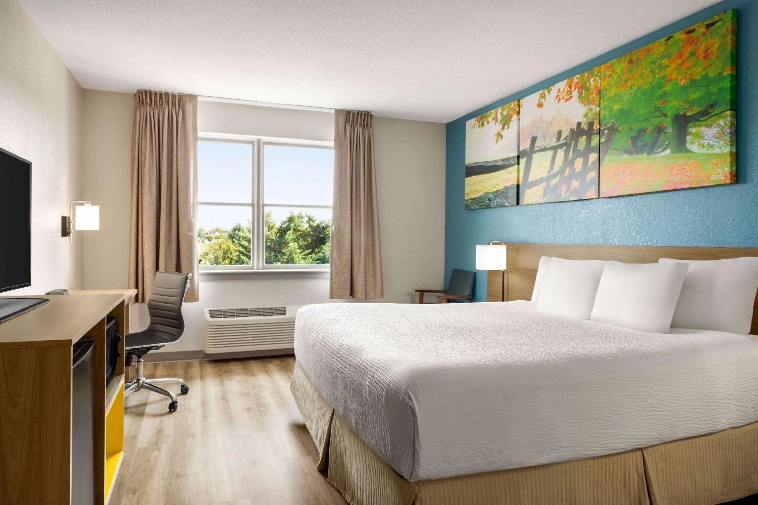 Bed in Days Inn by Wyndham Hershey