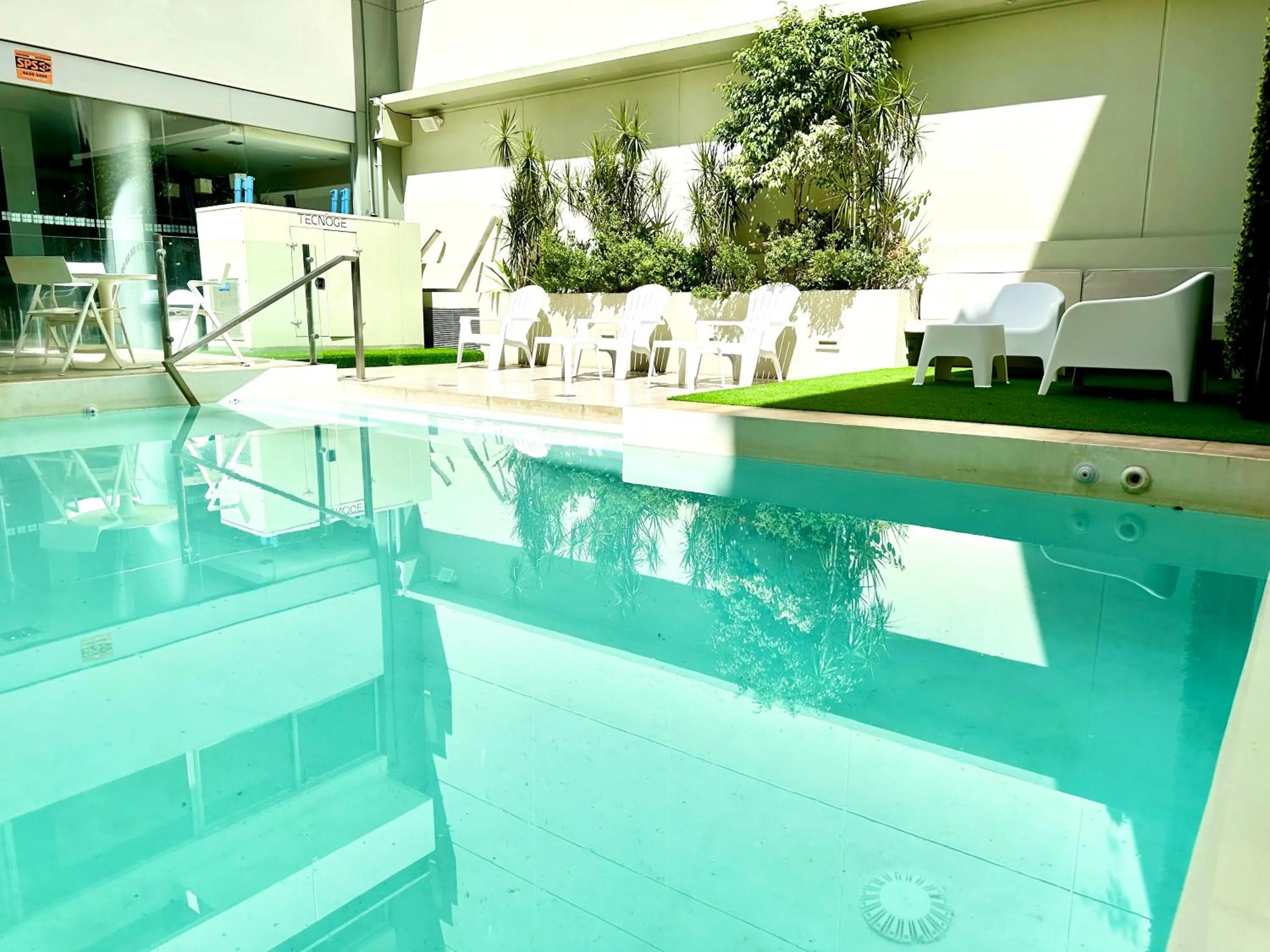 Swimming pool in Ayres Apartments Recoleta - Guido 1980