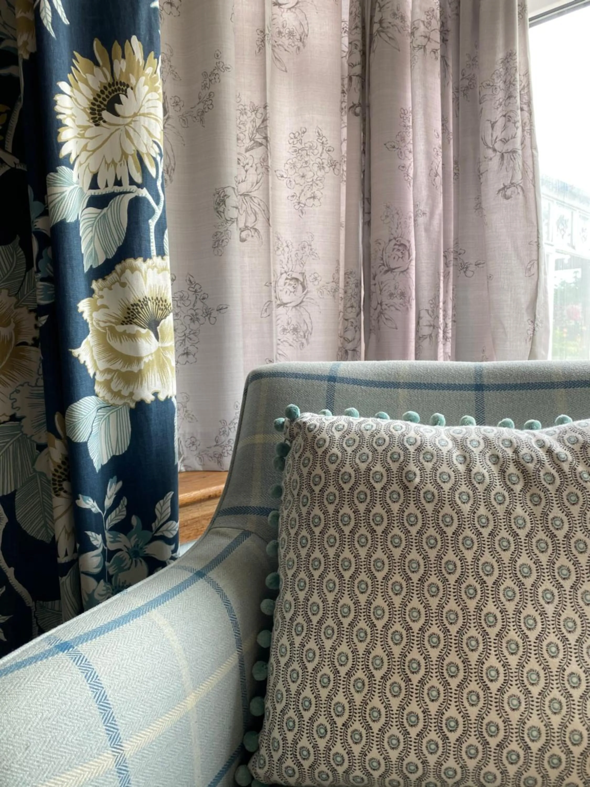 Seating area, Bed in The Inn on the Moor Hotel