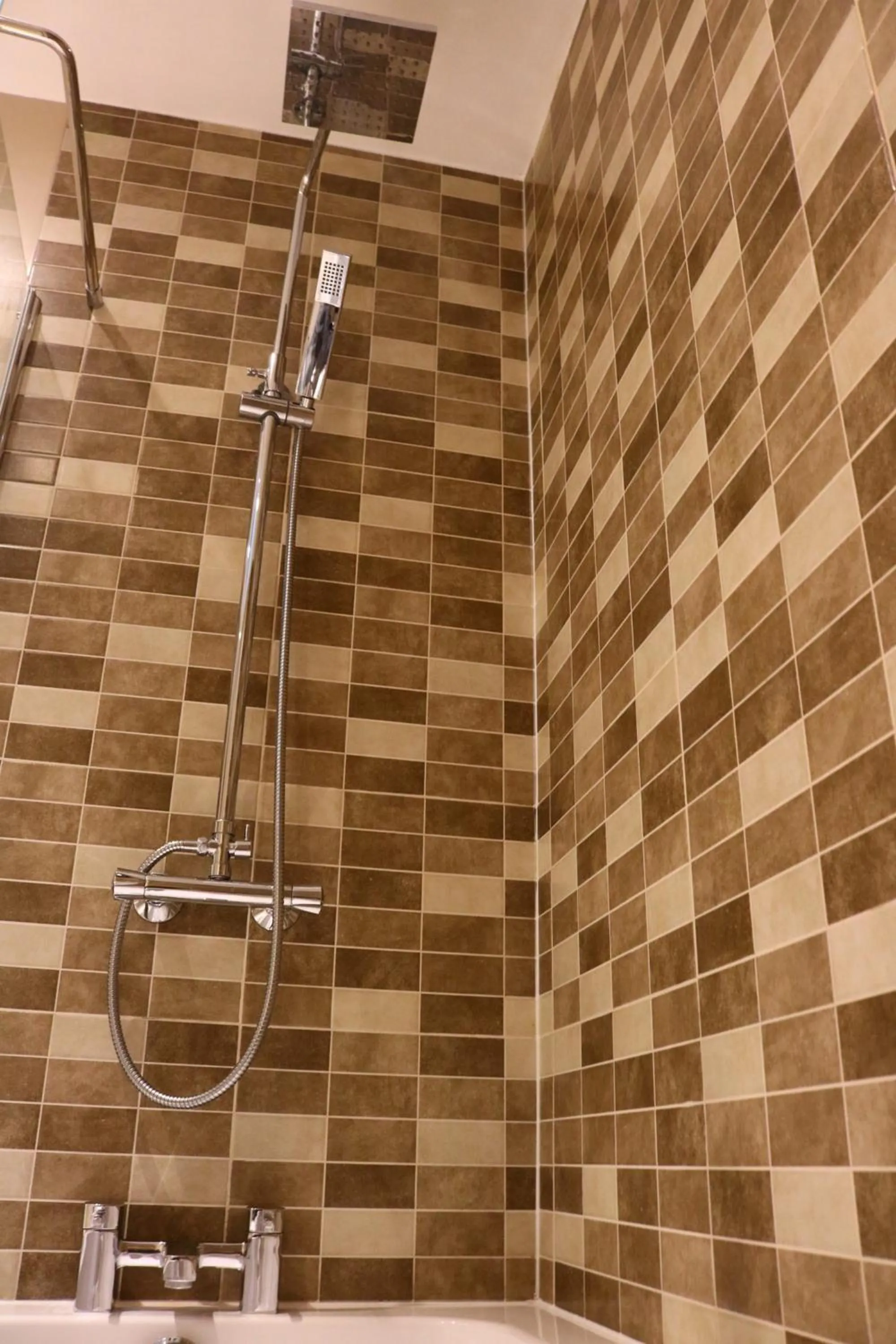 Shower in The Inn on the Moor Hotel