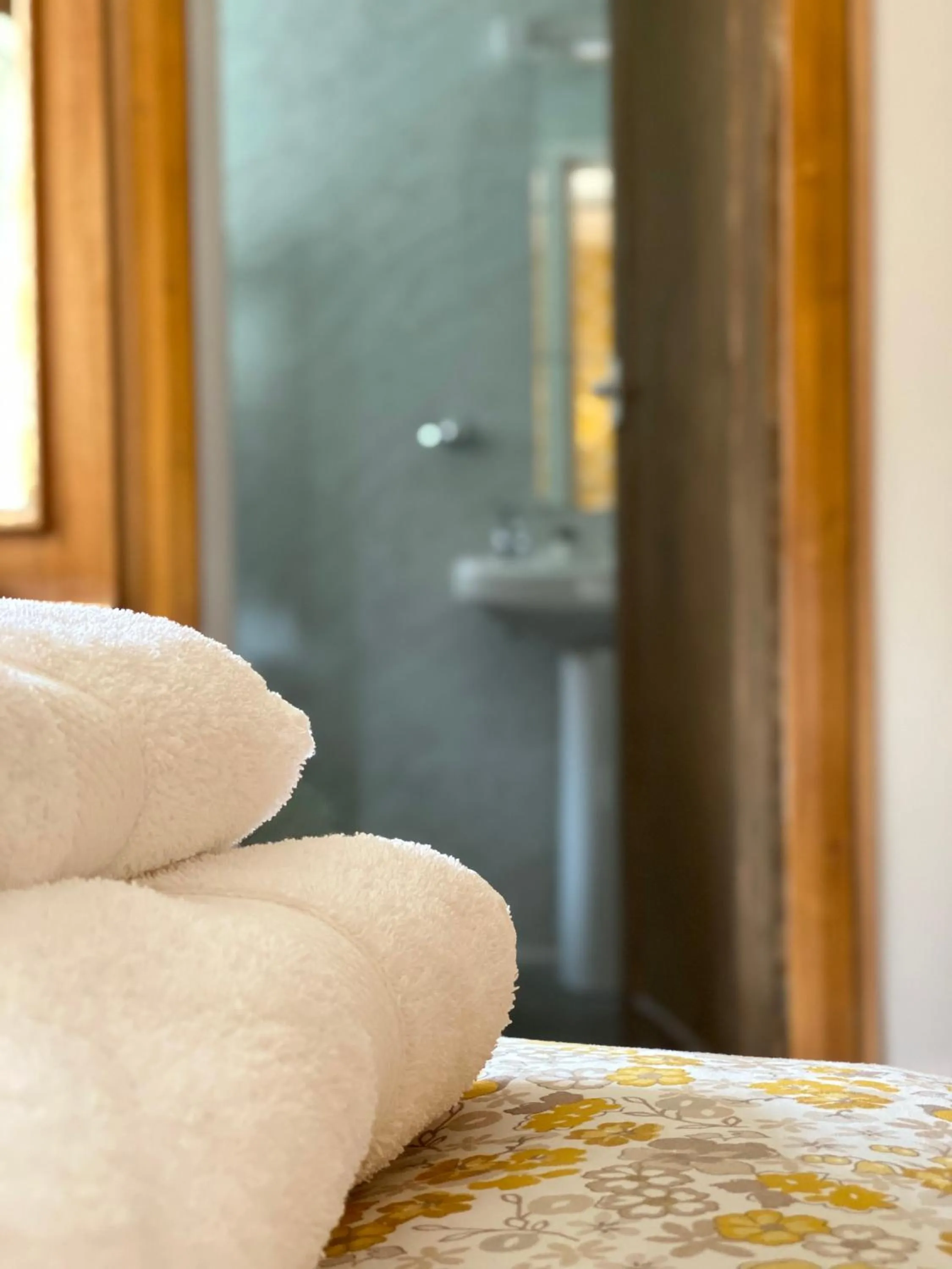 Shower, Bed in The Inn on the Moor Hotel