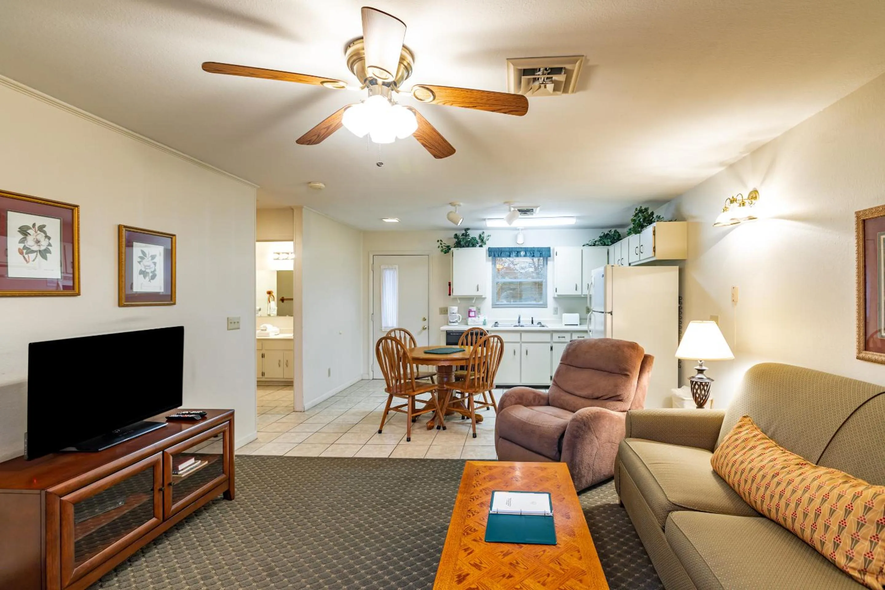 TV and multimedia in Crown Resorts at Lake Tansi East