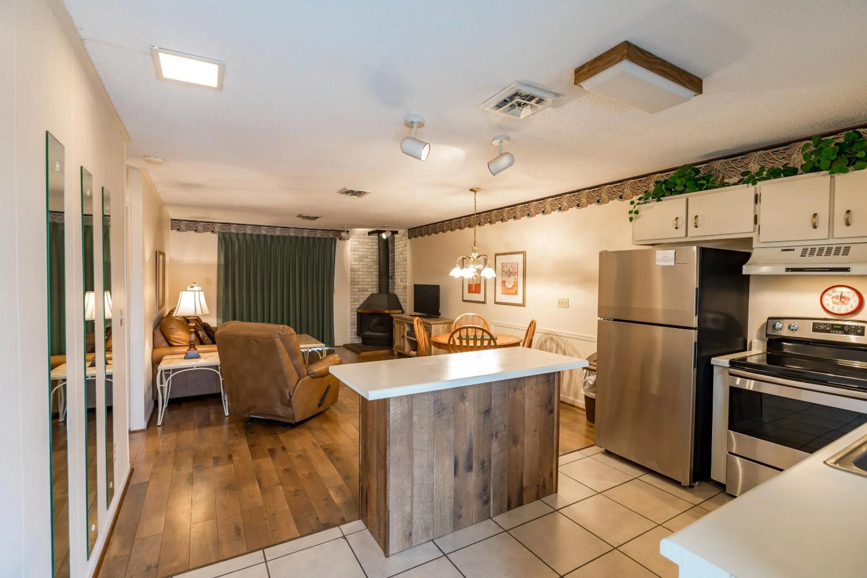 Crown Resorts at Lake Tansi East