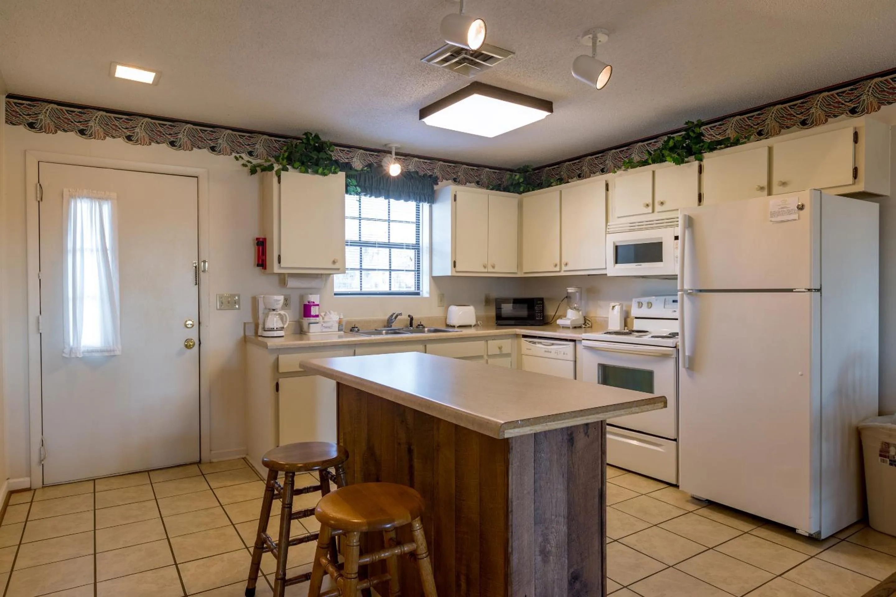 Crown Resorts at Lake Tansi East