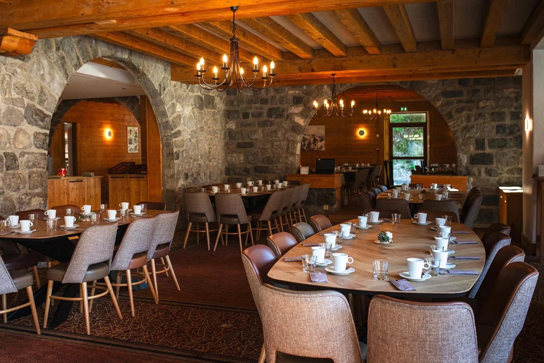 Restaurant/places to eat in Hotel Beauregard