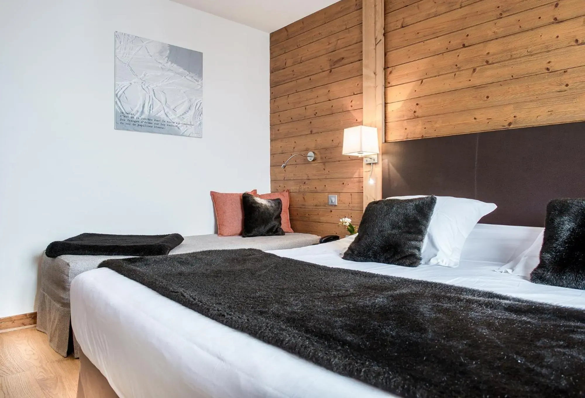 Triple Room with Balcony in Hotel Beauregard Triple Room with Balcony in Hotel Beauregard