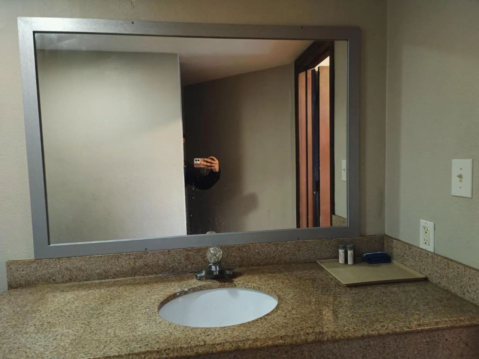 Bathroom in American Inn & Suites By Capital O Victoria US-59