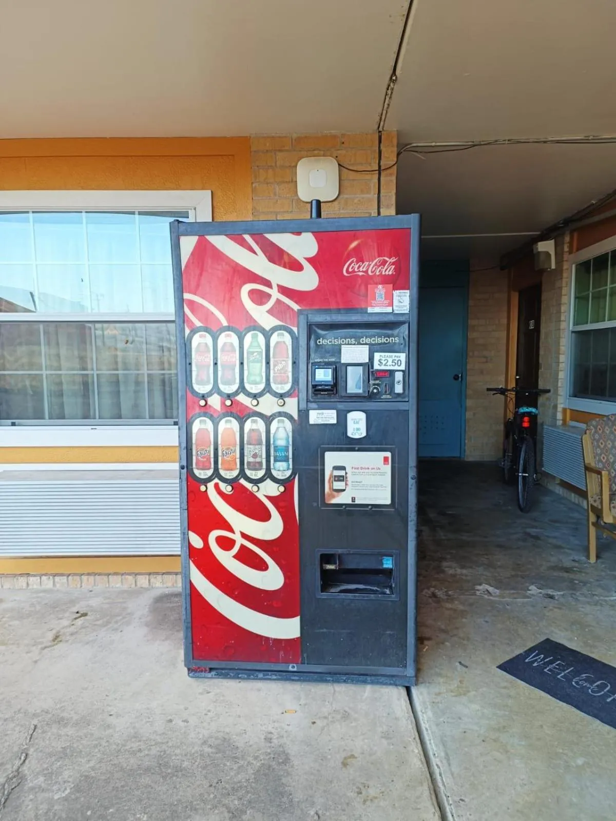 vending machine in American Inn & Suites By Capital O Victoria US-59