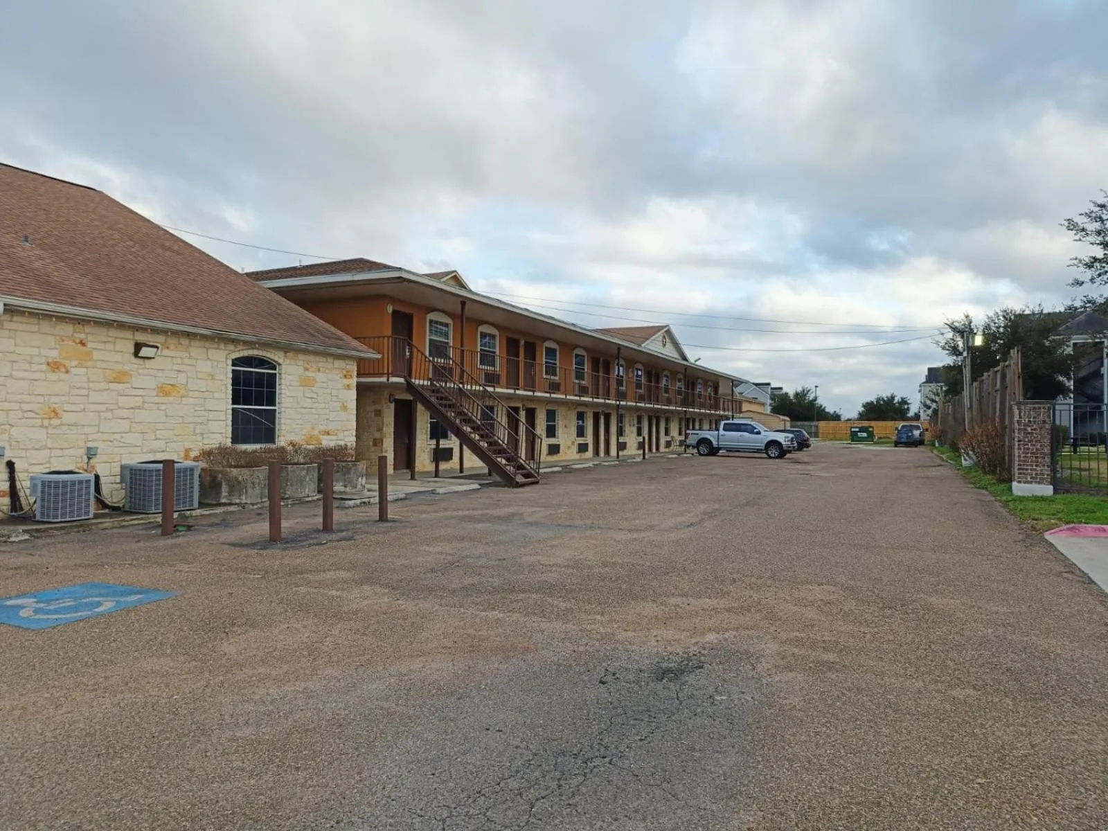 Facade/entrance in American Inn & Suites By Capital O Victoria US-59